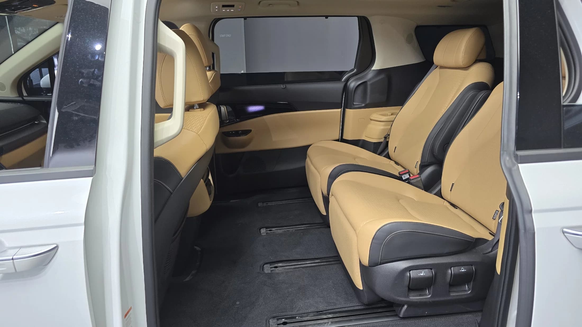 Kia Carnival 7-Seater Signature, 2023 г. 52242 км. — фото 13