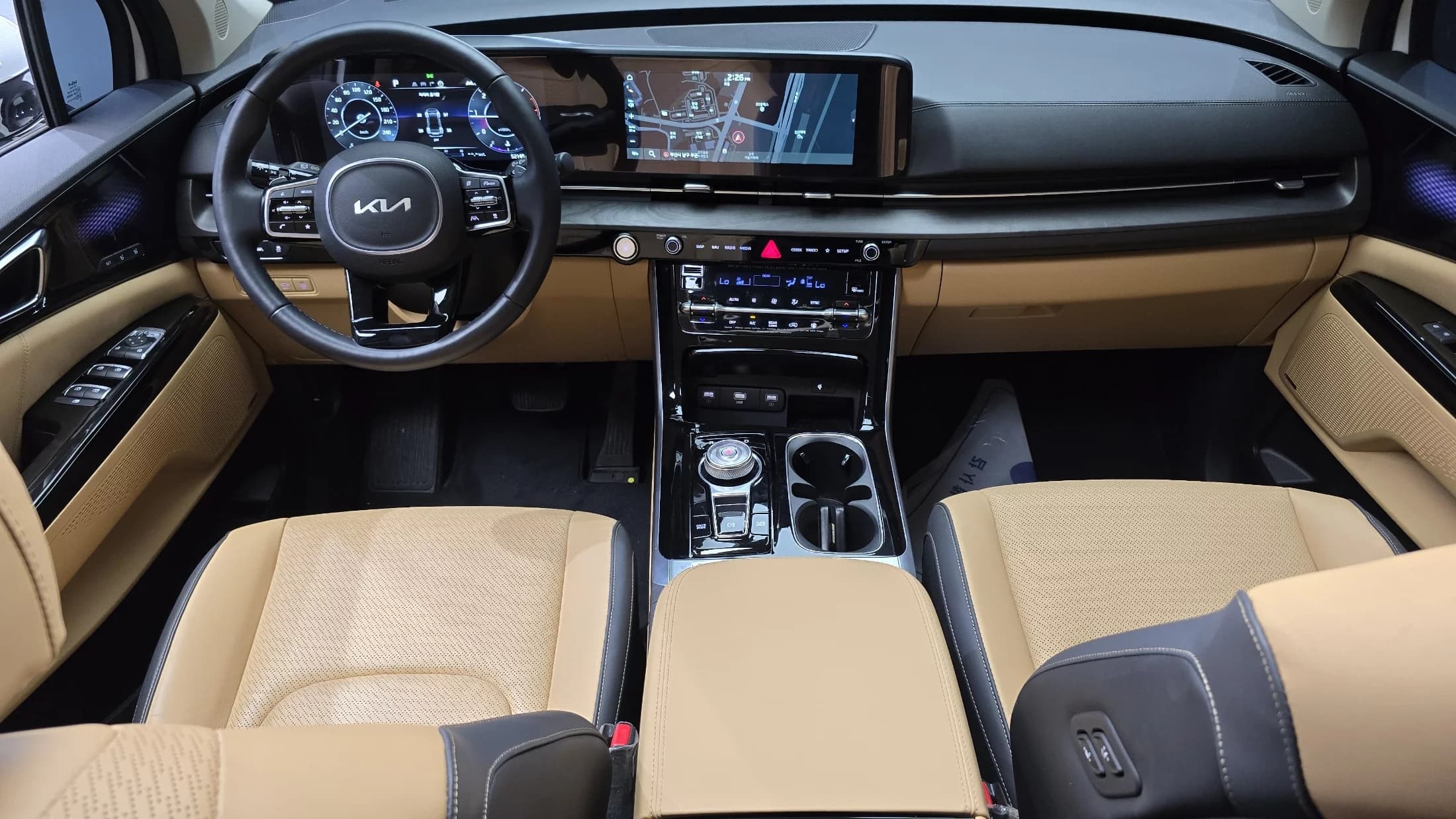 Kia Carnival 7-Seater Signature, 2023 г. 52242 км. — фото 7