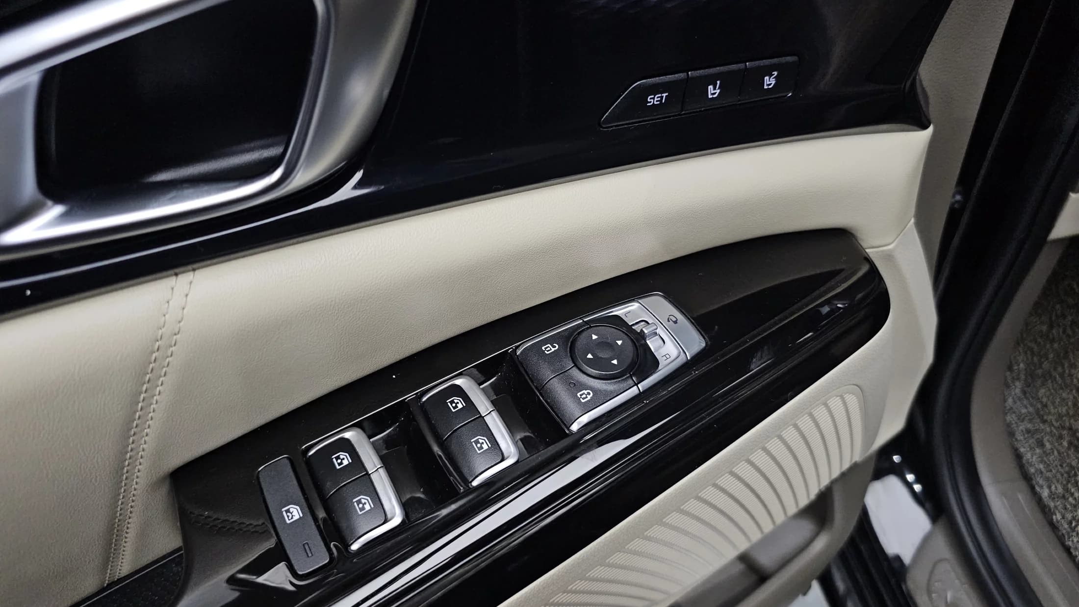 Kia Carnival Gasoline 9-Seater Hi-Limousine Signature, 2021 г. 58533 км. — фото 12