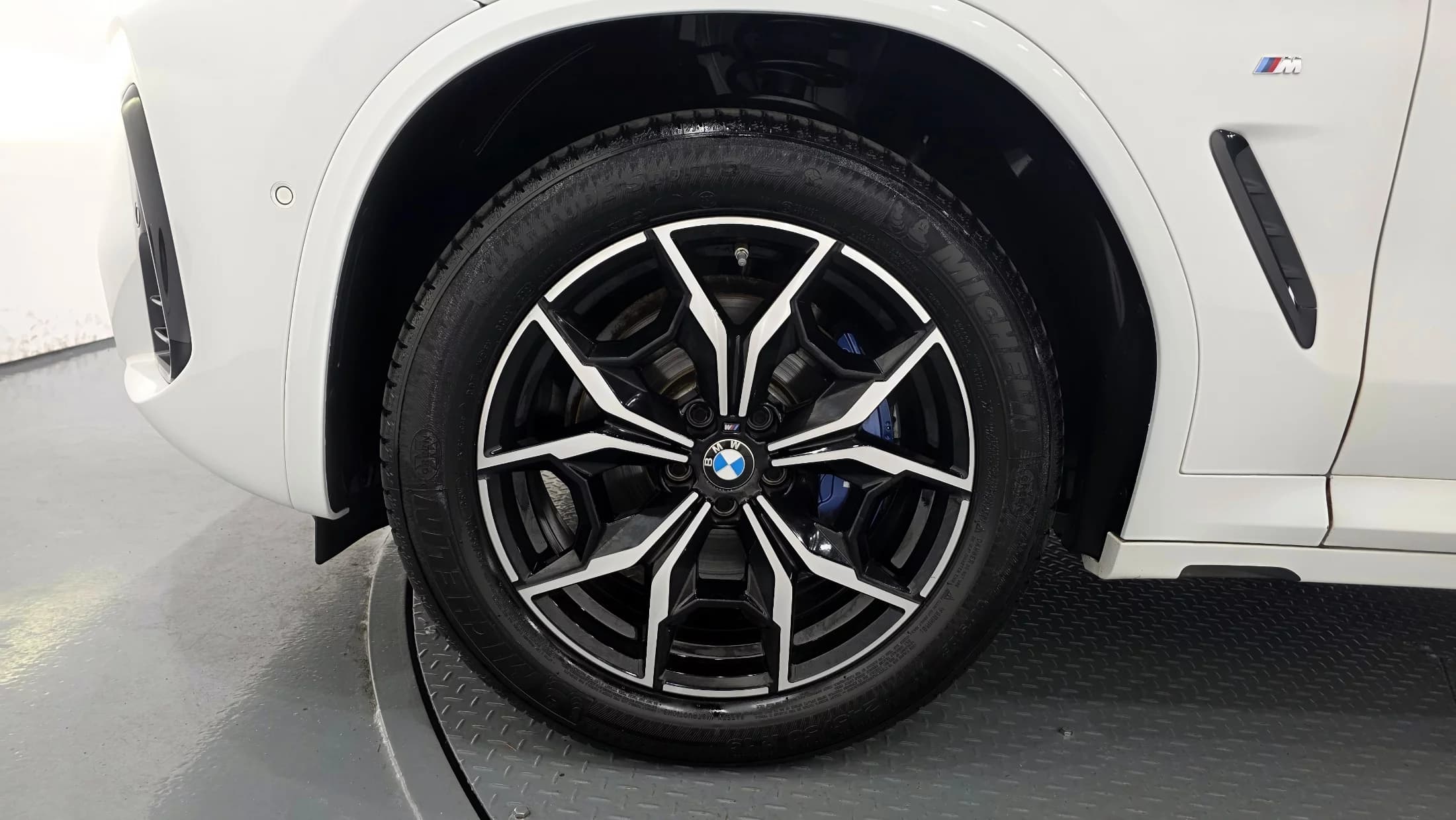 BMW X4 xDrive20i M Sport, 2023 г. 18308 км. — фото 5