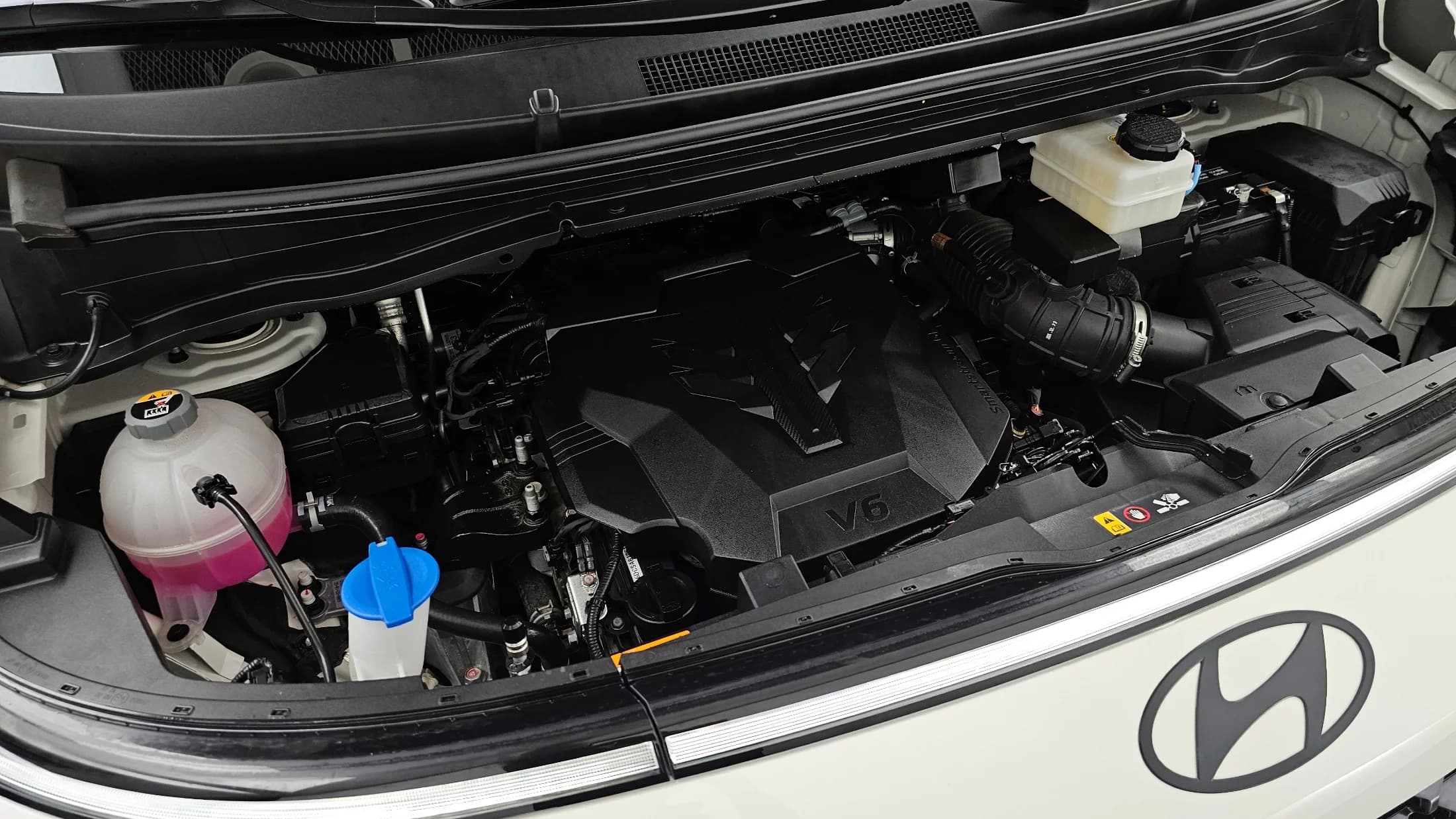 Hyundai Staria L3.5 Lounge 9-Seater Mobility, 2025 г. 24560 км. — фото 6
