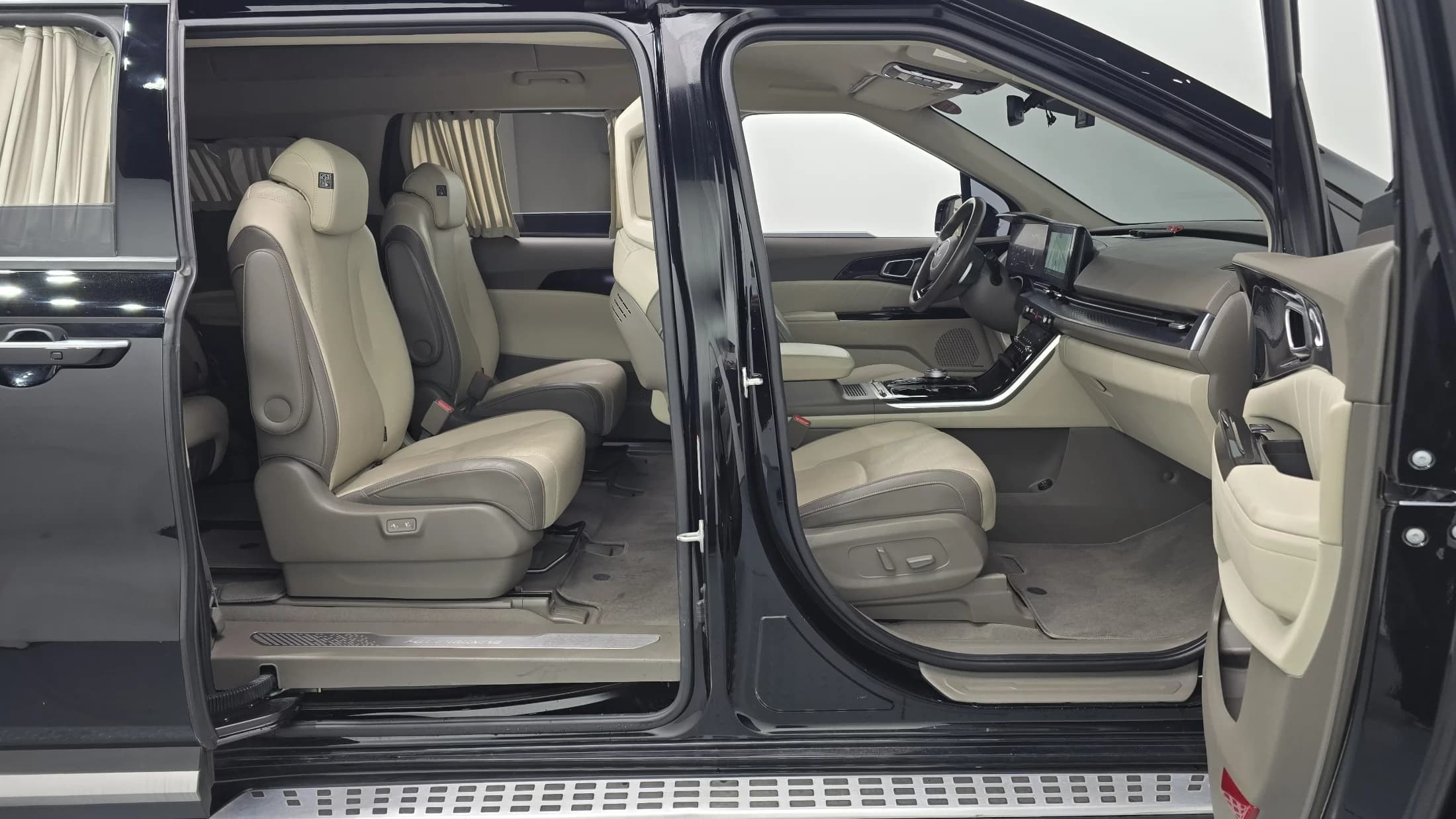 Kia Carnival Gasoline 9-Seater Hi-Limousine Signature, 2022 г. 92413 км. — фото 22