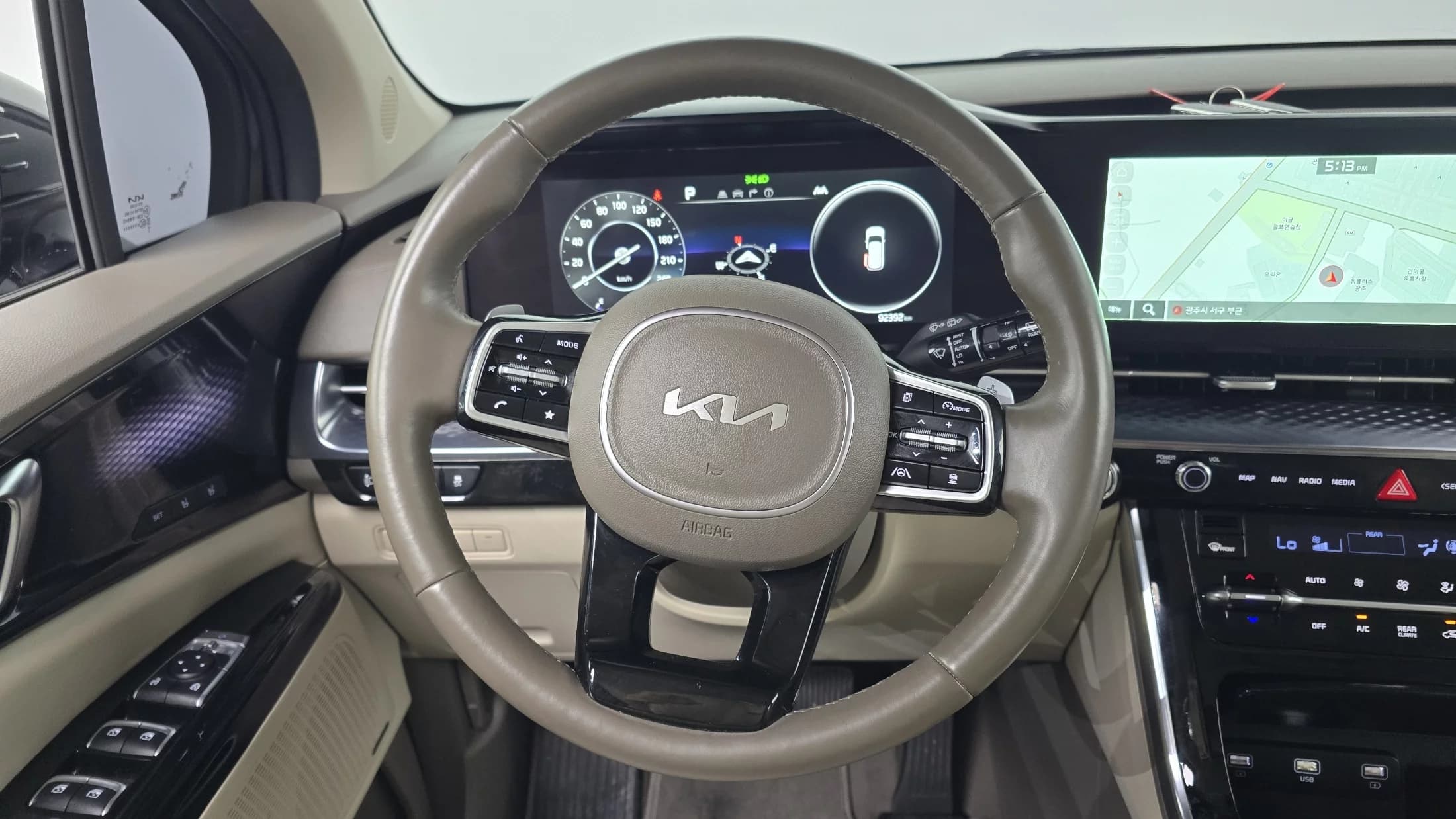 Kia Carnival Gasoline 9-Seater Hi-Limousine Signature, 2022 г. 92413 км. — фото 26
