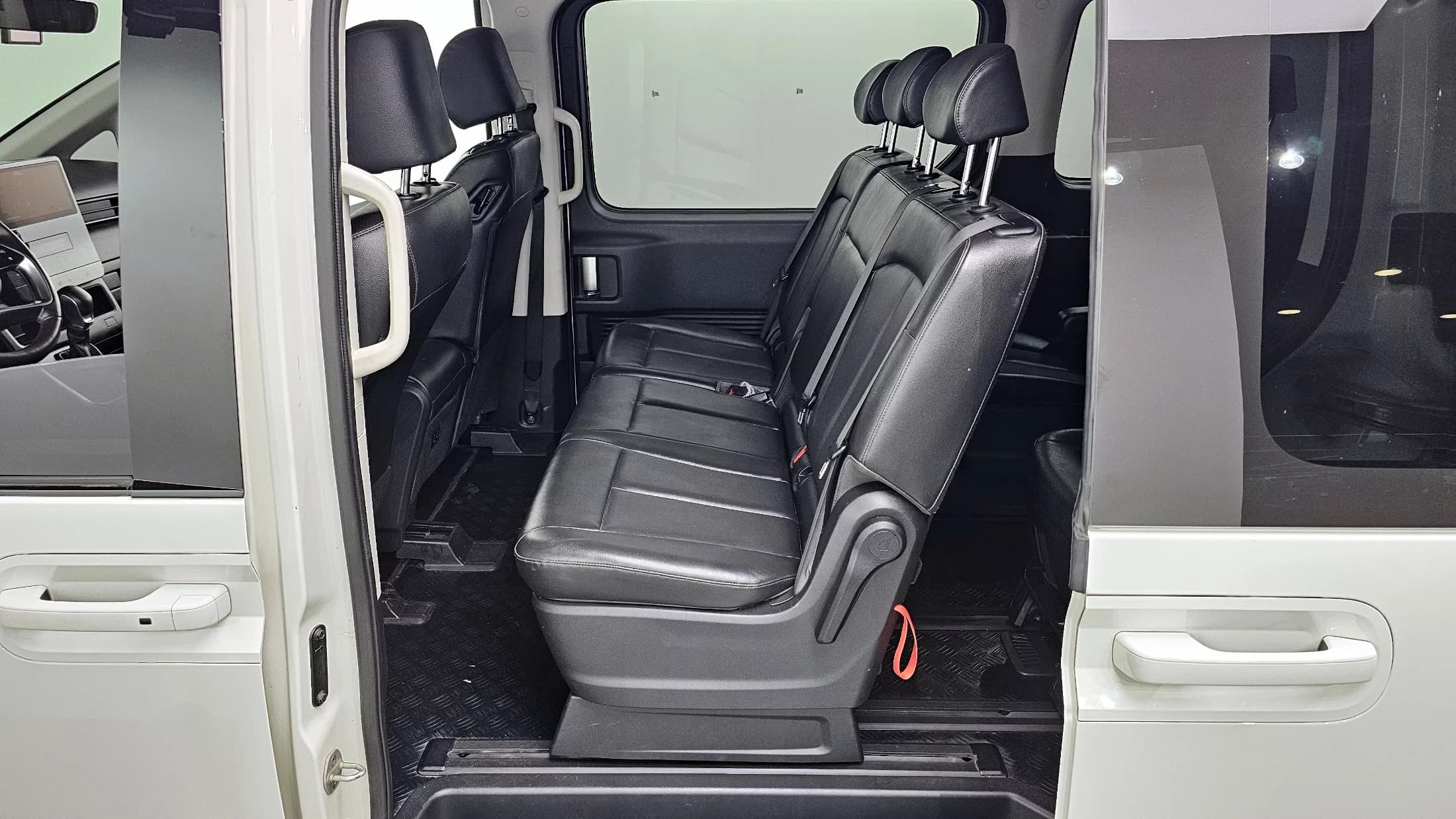 Hyundai Staria Tourer 11-Seater Modern, 2022 г. 58306 км. — фото 11