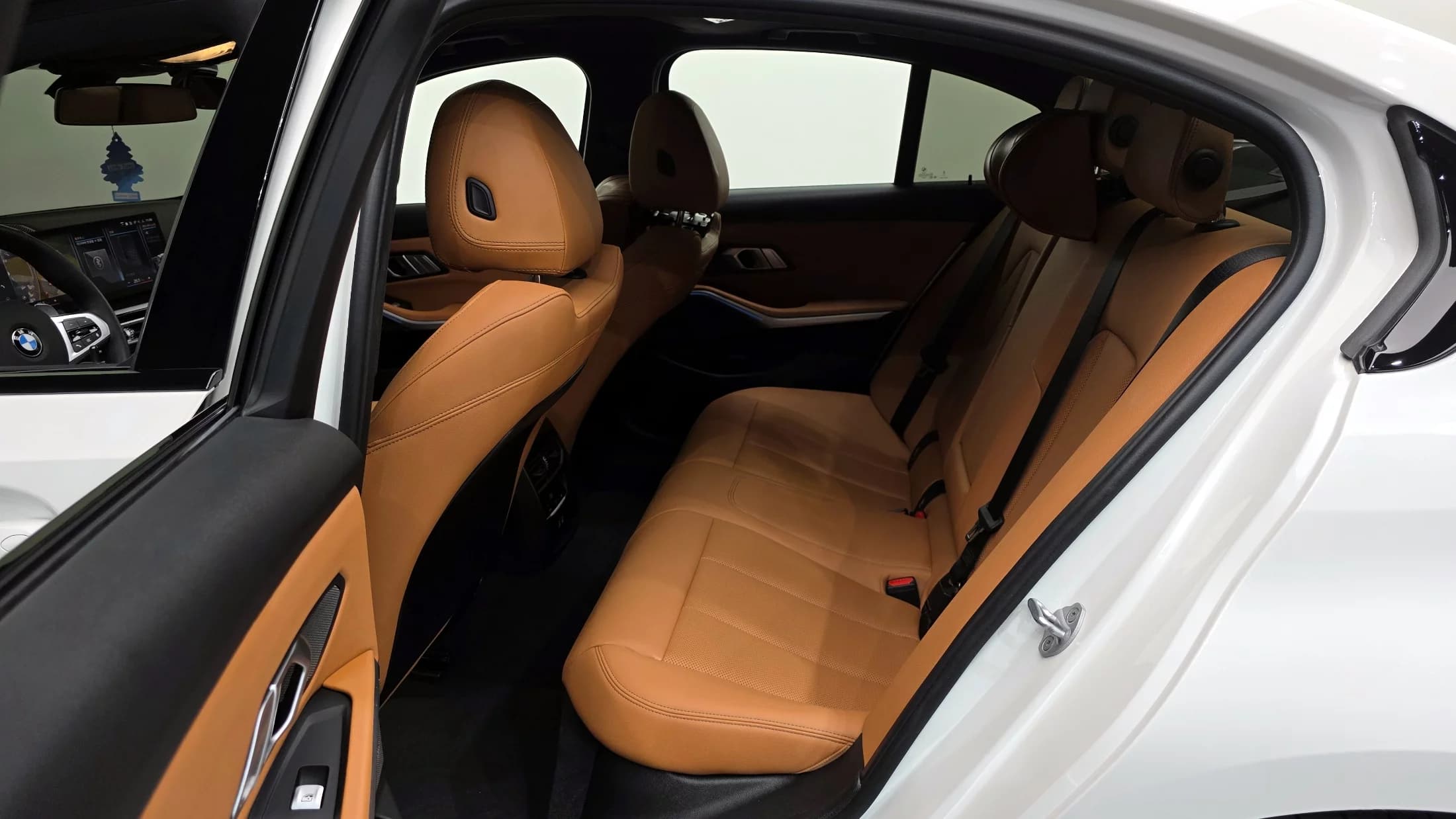 BMW 3-Series 320i M Sport, 2023 г. 38289 км. — фото 20
