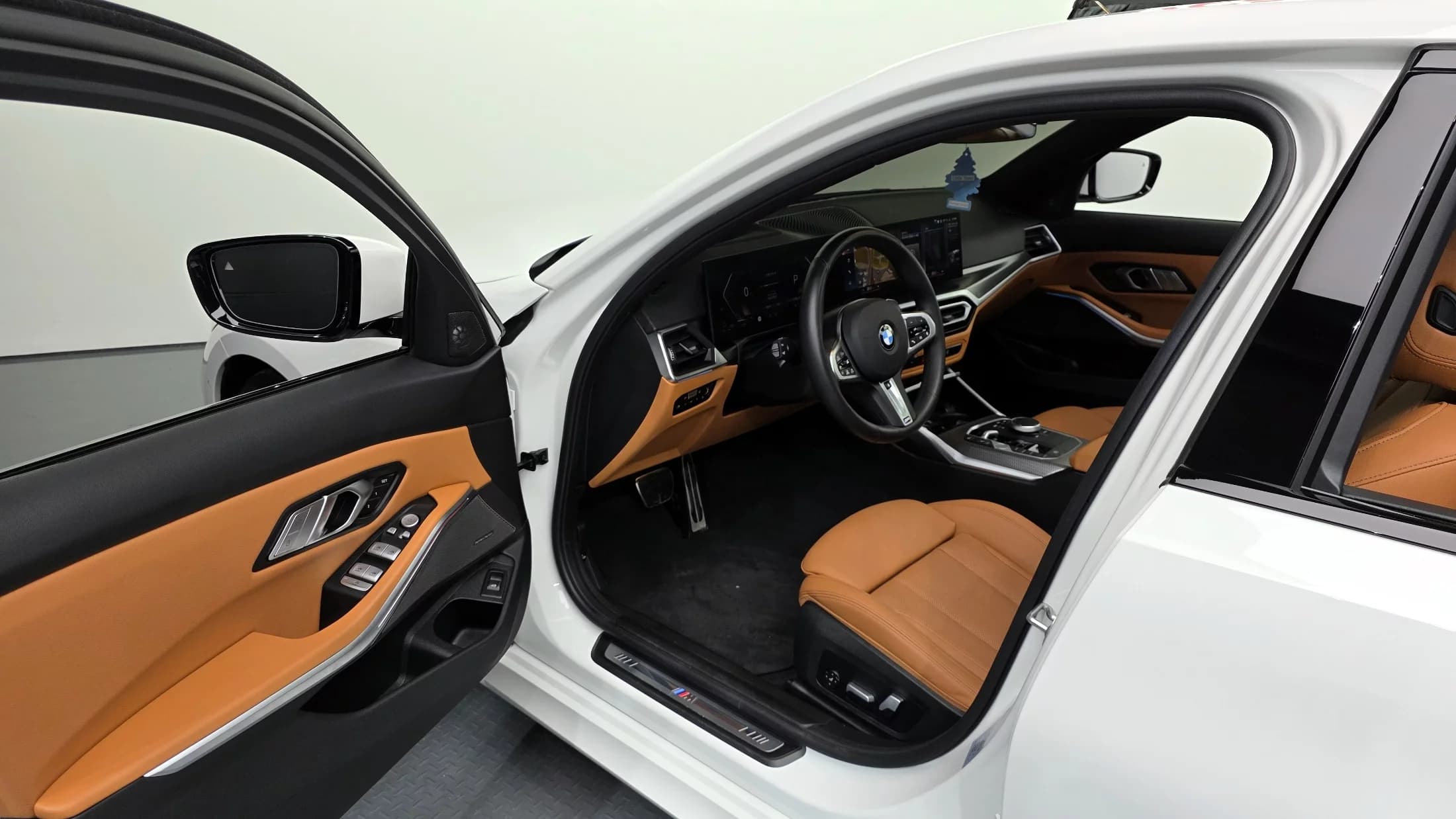 BMW 3-Series 320i M Sport, 2023 г. 38289 км. — фото 10