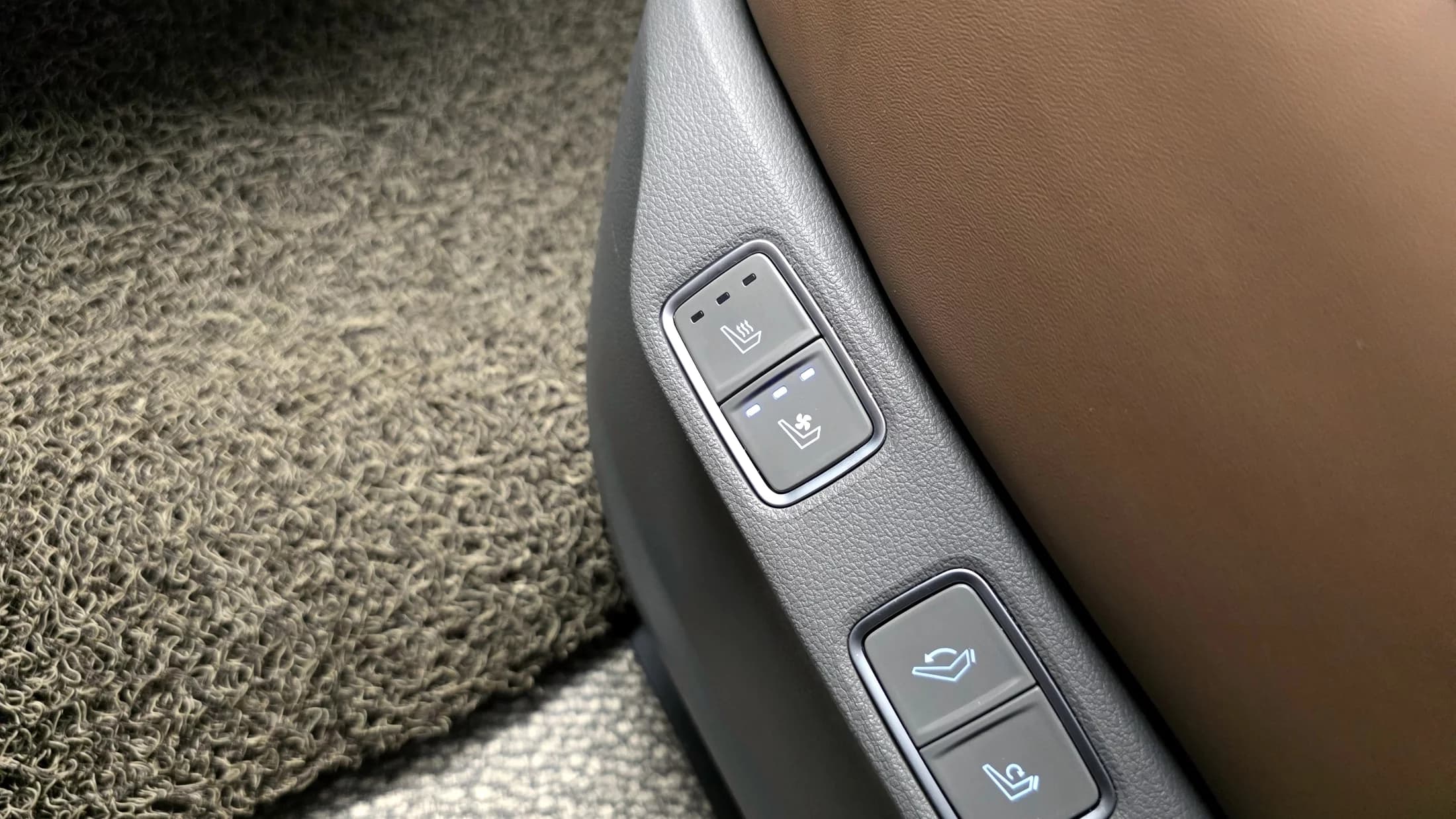 Hyundai Staria 4WD Lounge 7-Seater Inspiration, 2023 г. 55710 км. — фото 18