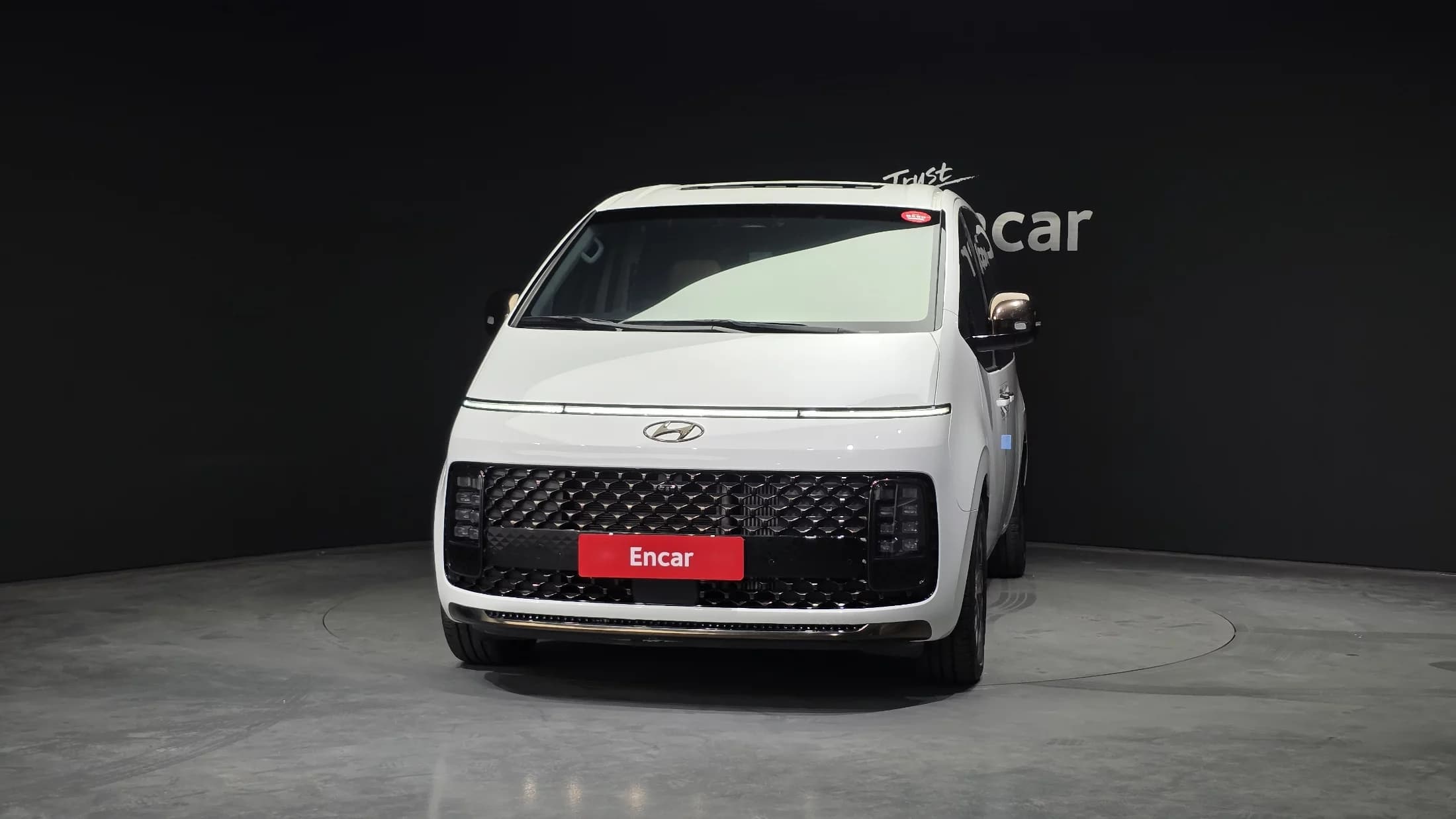 Hyundai Staria 4WD Lounge 7-Seater Inspiration, 2023 г. 55710 км. — фото 3