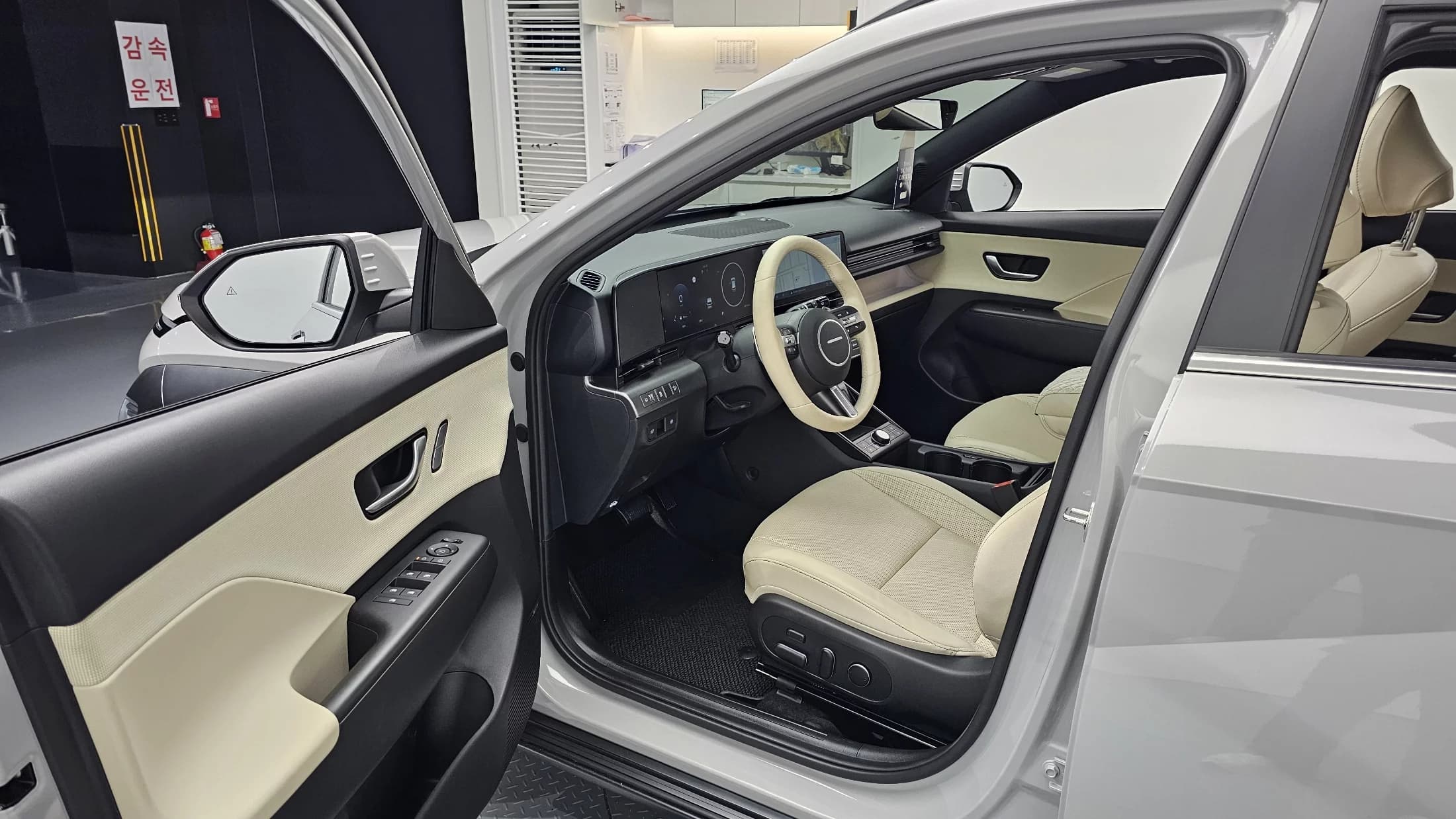 Hyundai Kona Gasoline 1.6 Turbo 4WD Inspiration, 2023 г. 4967 км. — фото 11