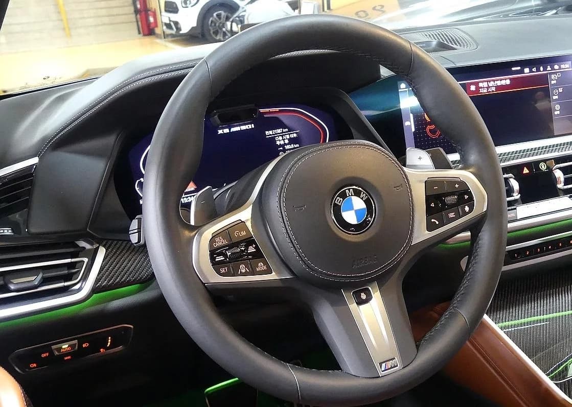 BMW X6 M50i, 2022 г. 21057 км. — фото 12