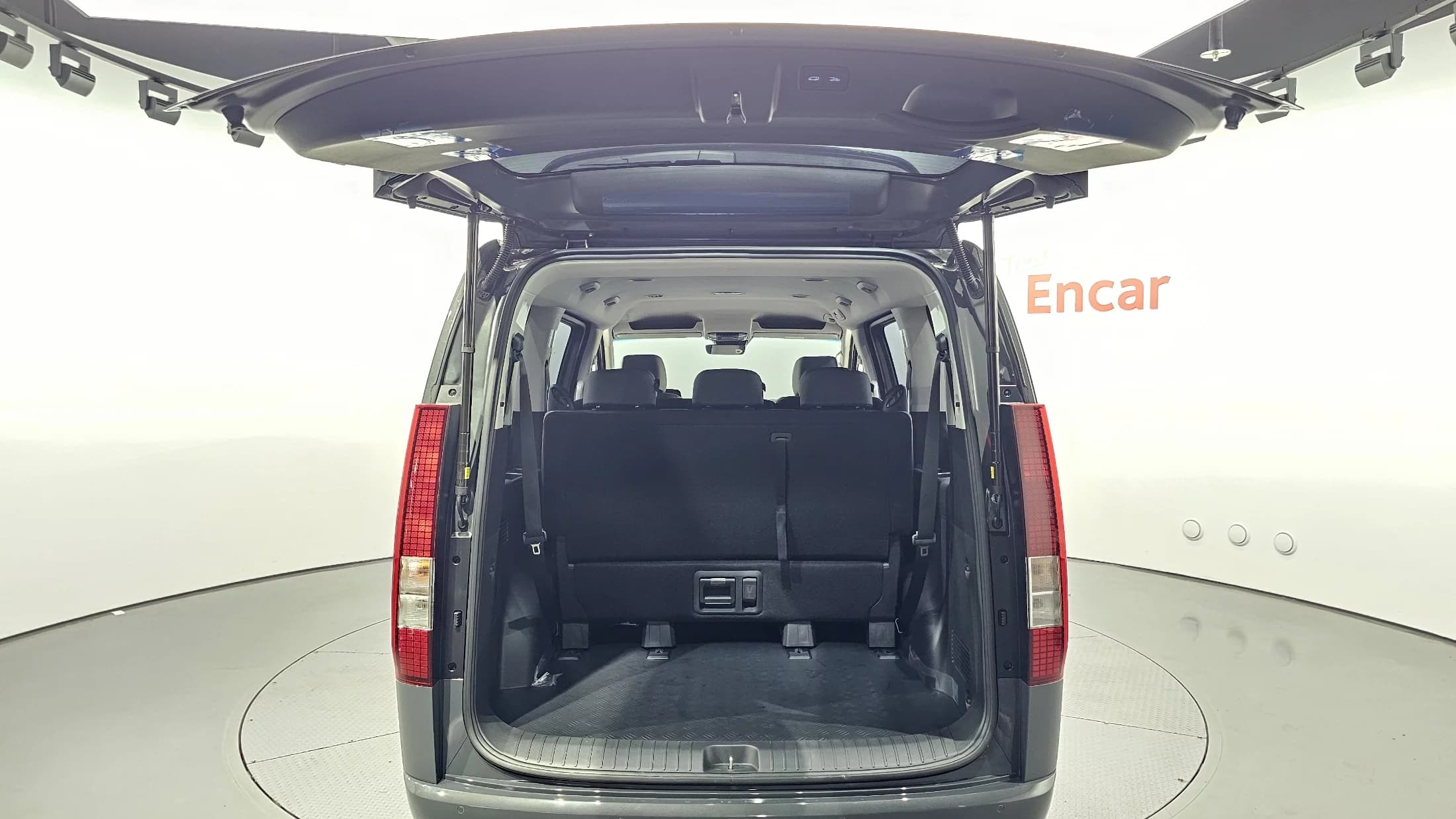 Hyundai Staria Tourer 9-Seater Modern, 2025 г. 1221 км. — фото 20