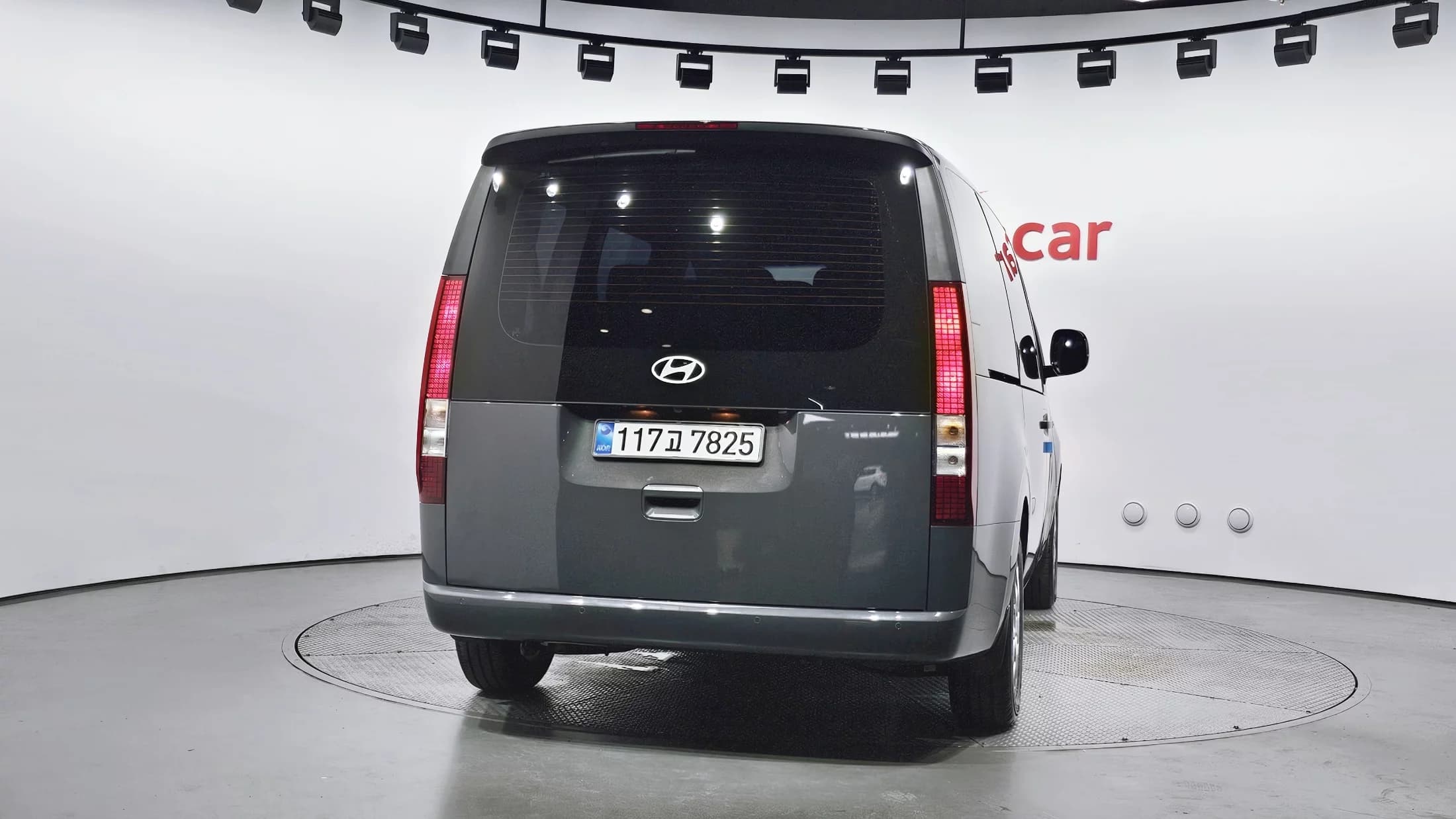 Hyundai Staria Tourer 9-Seater Modern, 2025 г. 1221 км. — фото 4