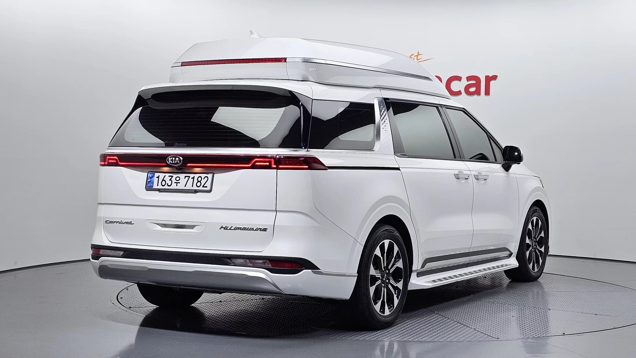 Kia Carnival 9-Seater Hi-Limousine Signature, 2021 г. 70115 км. — фото 2