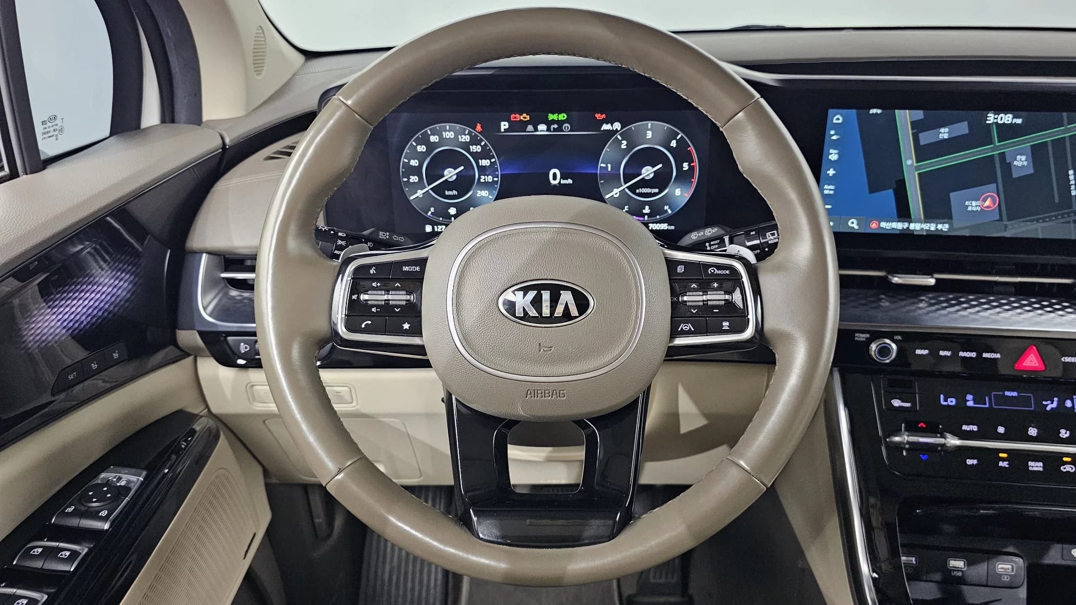 Kia Carnival 9-Seater Hi-Limousine Signature, 2021 г. 70115 км. — фото 13