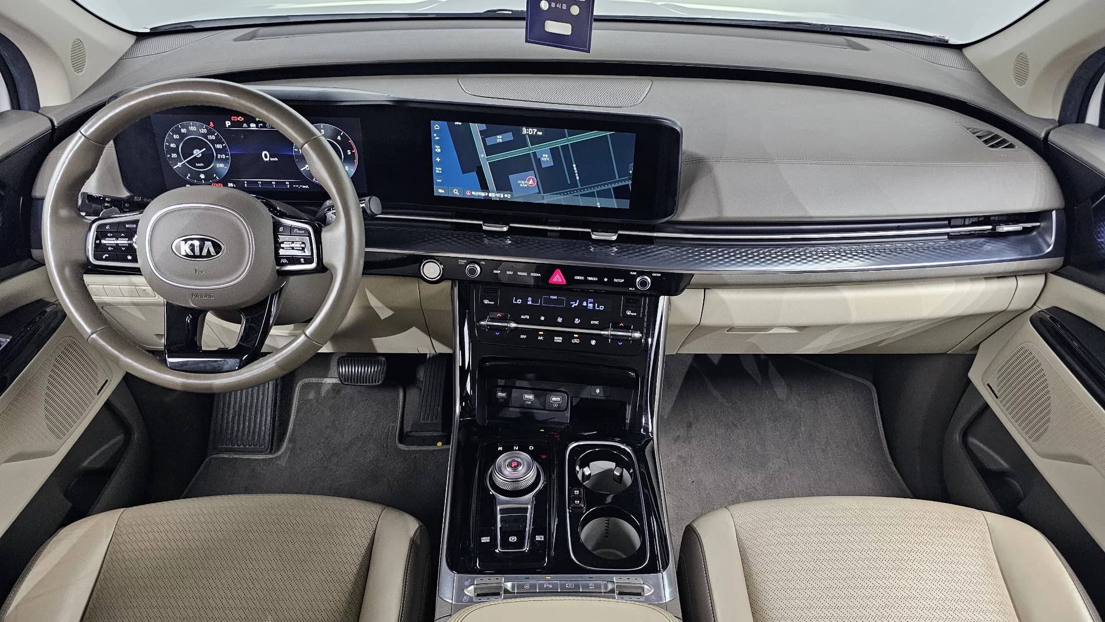 Kia Carnival 9-Seater Hi-Limousine Signature, 2021 г. 70115 км. — фото 7