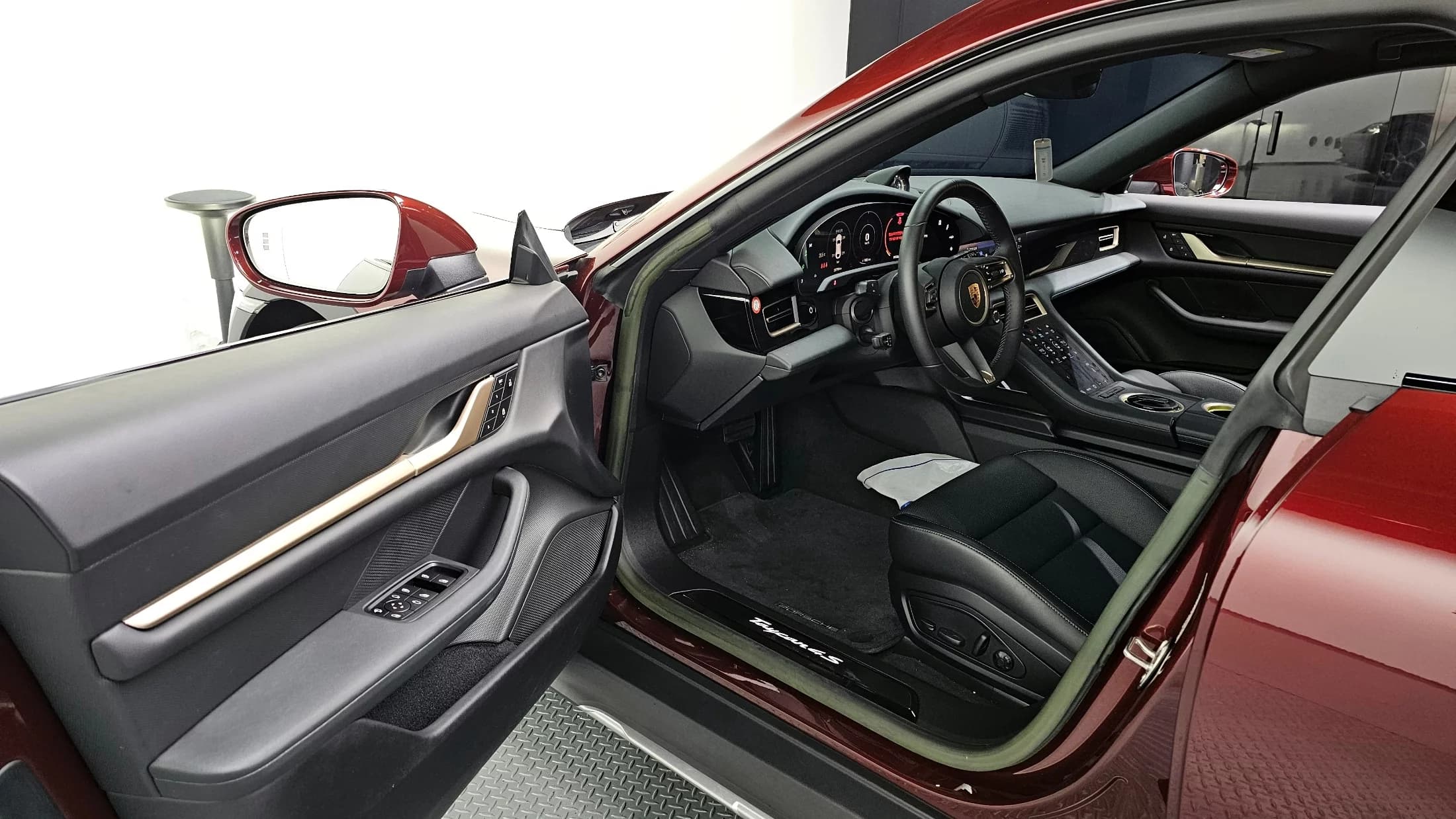 Porsche TAYCAN 4S Cross Turismo, электромобиль, 2022 г. 20909 км. — фото 10
