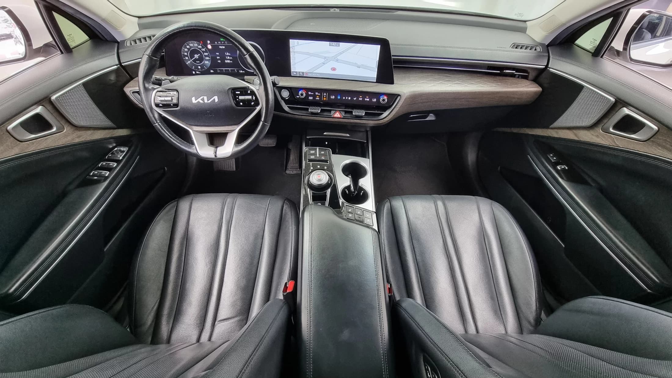 Kia K8 2.5 Gasoline 2WD Noblesse, 2021 г. 90218 км. — фото 7