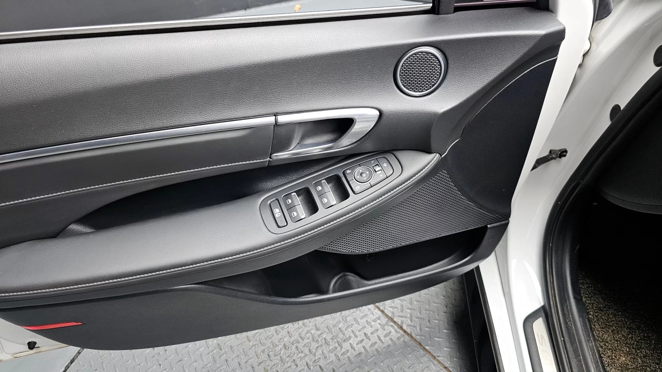 Hyundai Sonata 2.0 Premium Plus, 2021 г. 35080 км. — фото 17