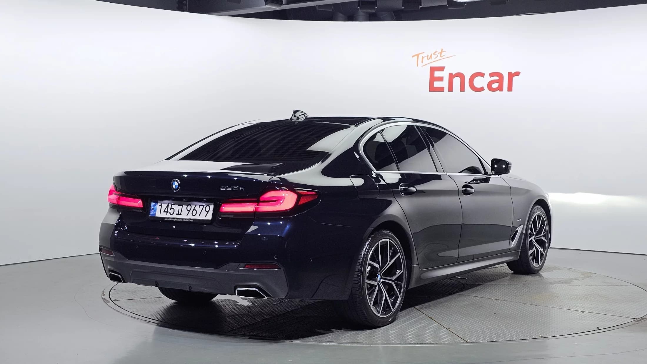 BMW 5-Series 530e M Sport, гибрид, 2021 г. 109646 км. — фото 2