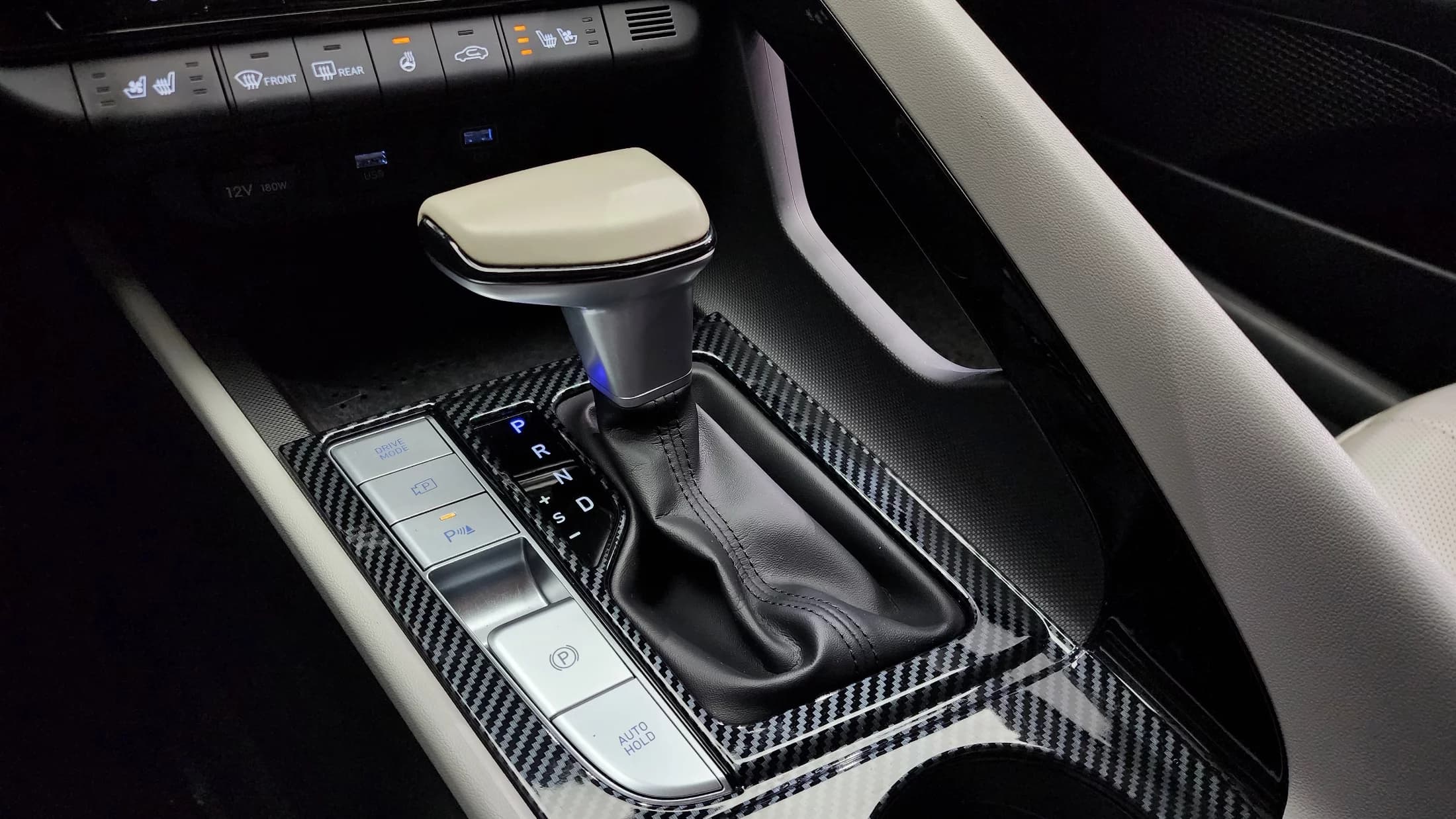Hyundai AVANTE (Хендай Элантра) Inspiration, гибрид, 2021 г. 112410 км. — фото 9