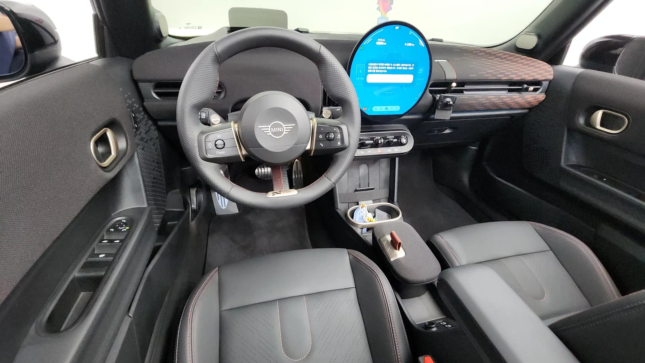 MINI Cooper Convertible JCW 3rd, 2025 г. 2619 км. — фото 7
