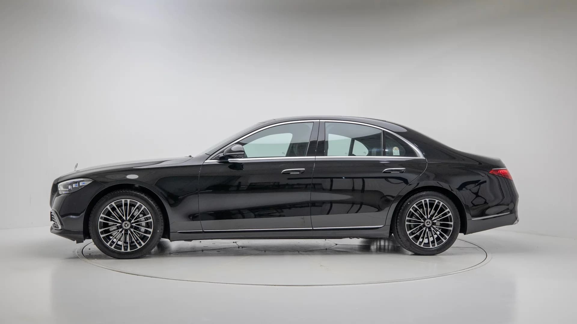 Mercedes-Benz S-Class S350 d 4MATIC, 2024 г. 2737 км. — фото 8