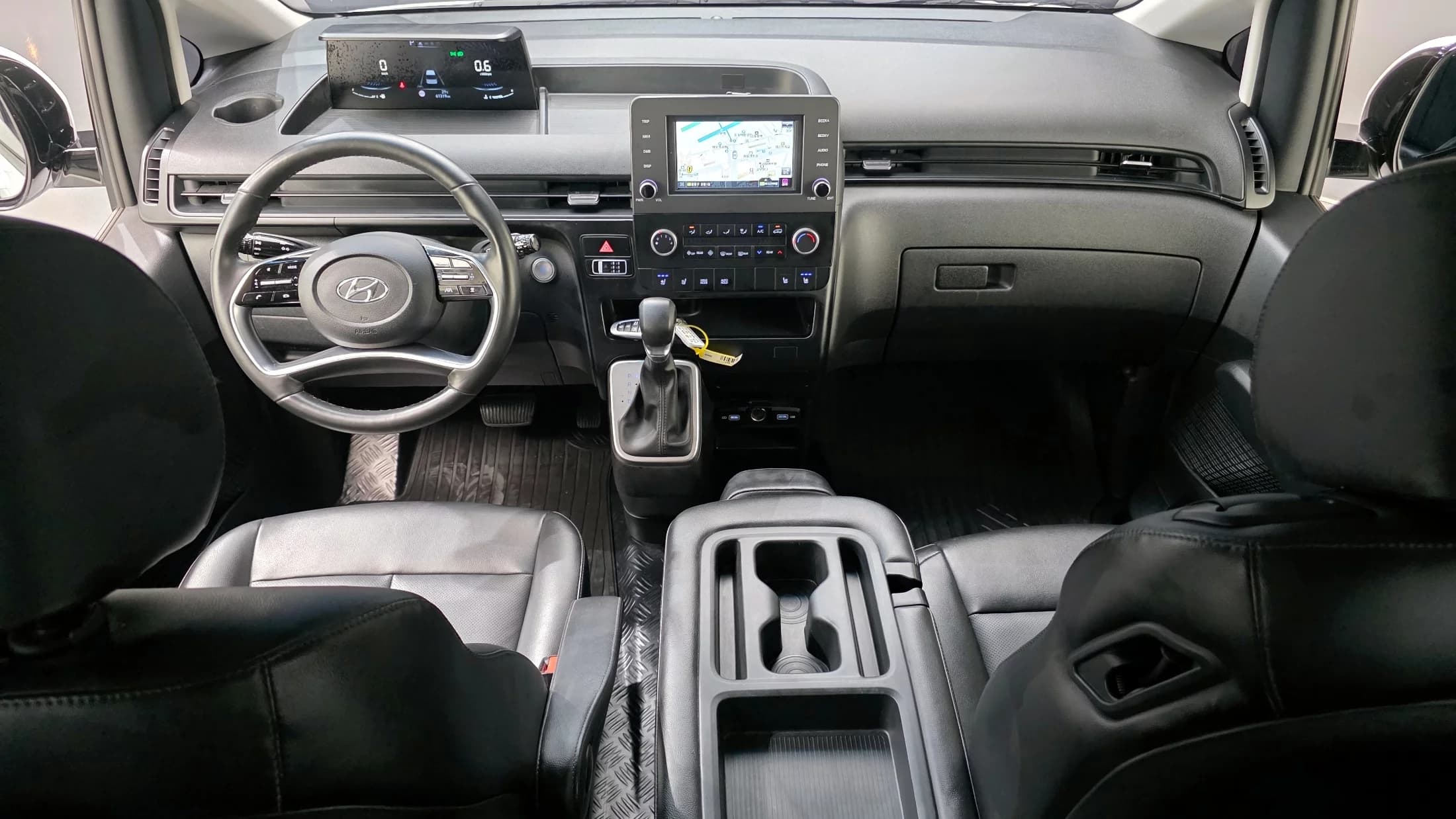 Hyundai Staria disability support car, 2022 г. 61323 км. — фото 14
