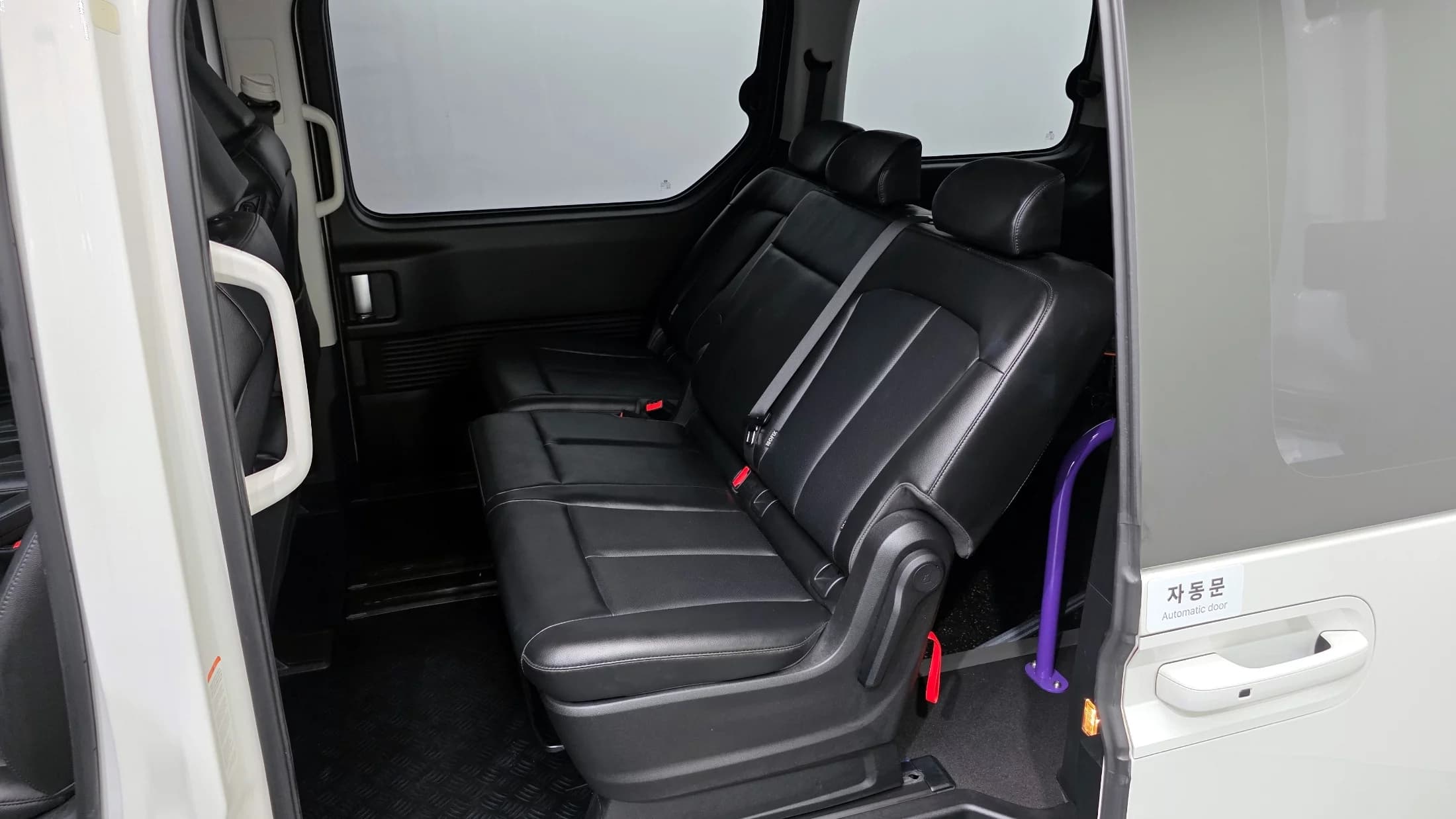 Hyundai Staria disability support car, 2022 г. 61323 км. — фото 22
