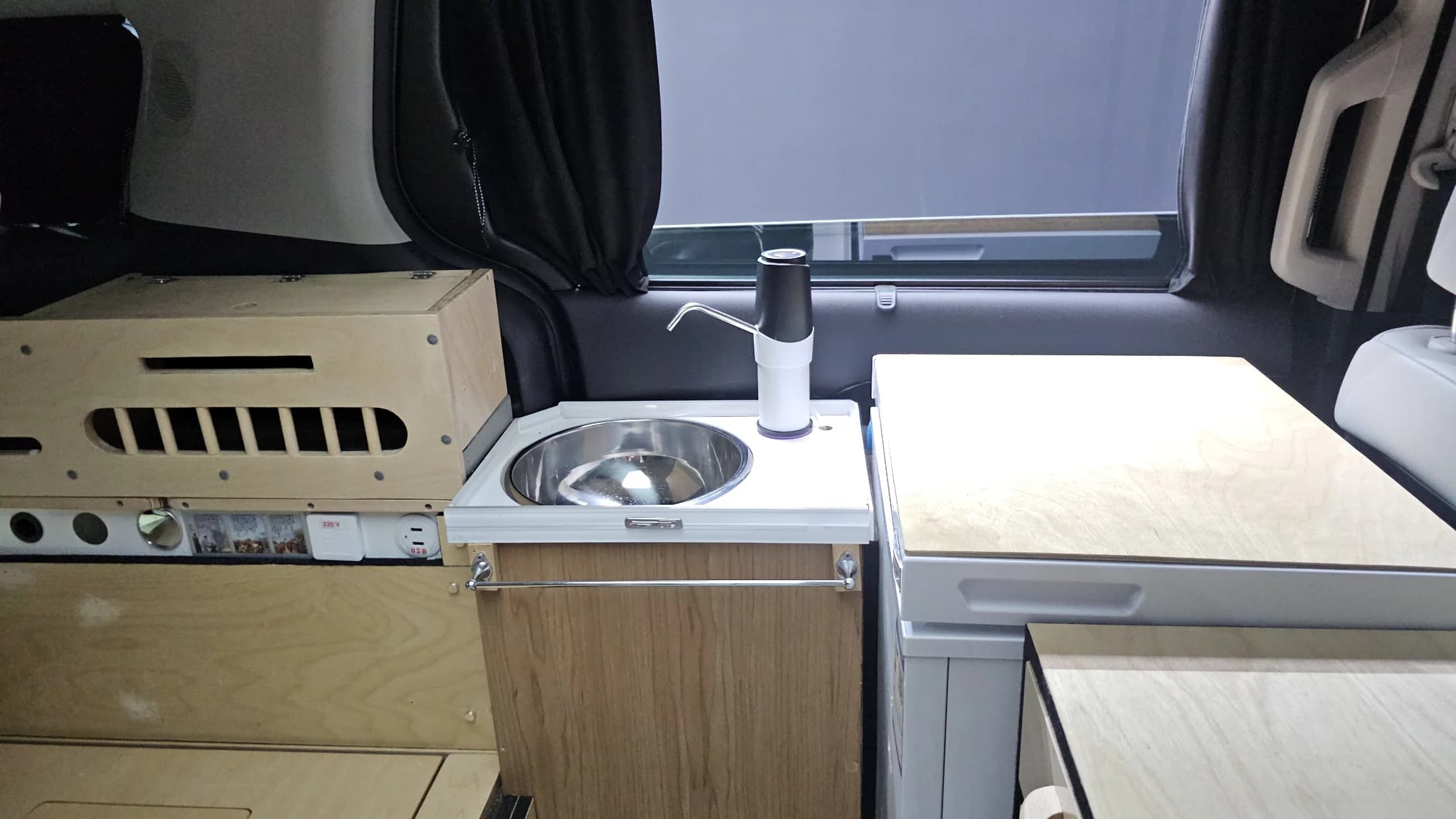 Kia Carnival 7-Seater Outdoor Noblesse, 2022 г. 8360 км. — фото 17
