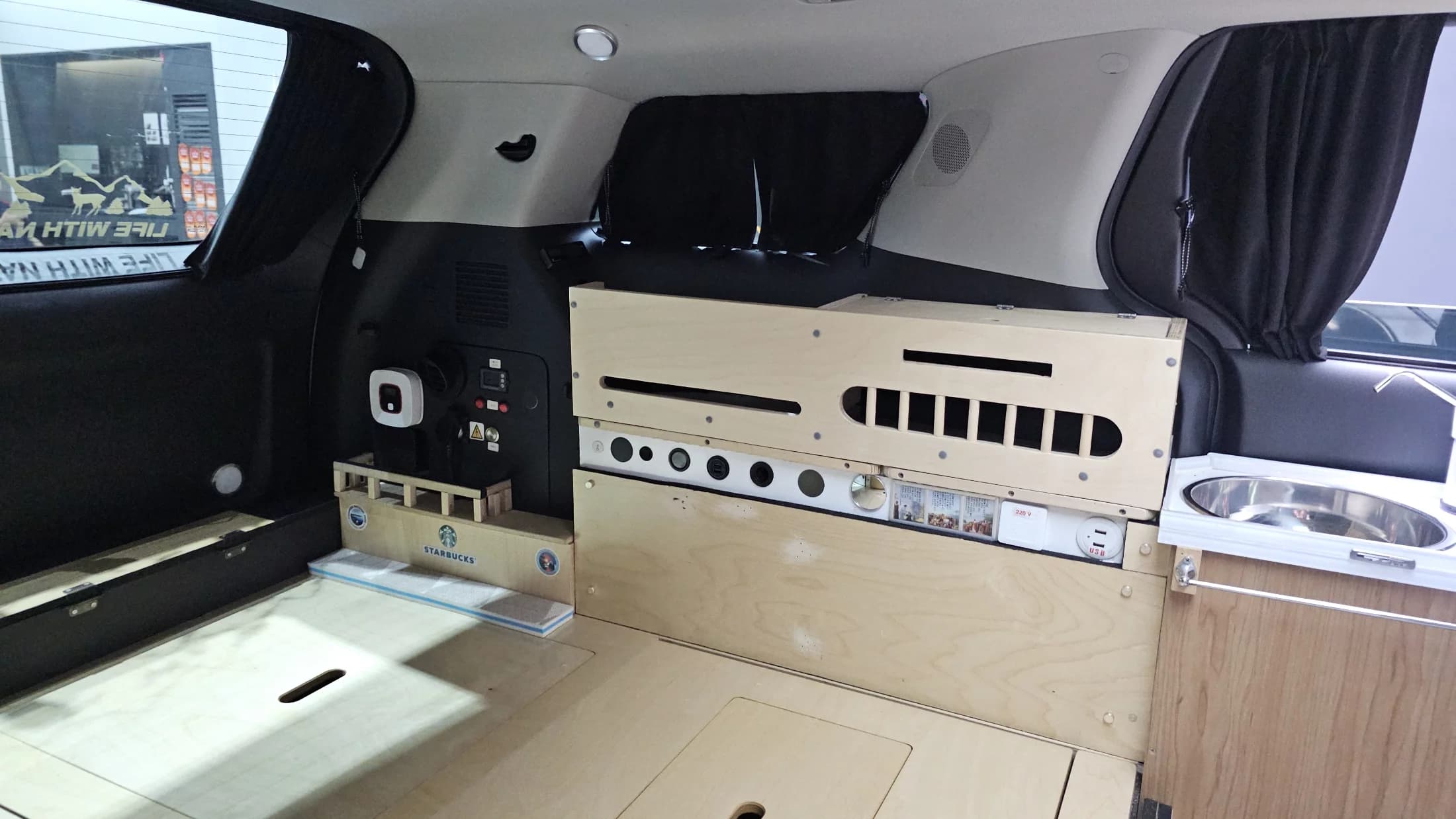Kia Carnival 7-Seater Outdoor Noblesse, 2022 г. 8360 км. — фото 19