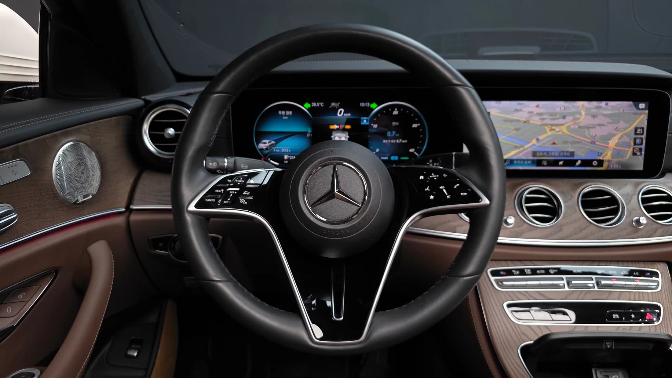 Mercedes-Benz E-Class E220d 4MATIC Exclusive, 2023 г. 56463 км. — фото 13