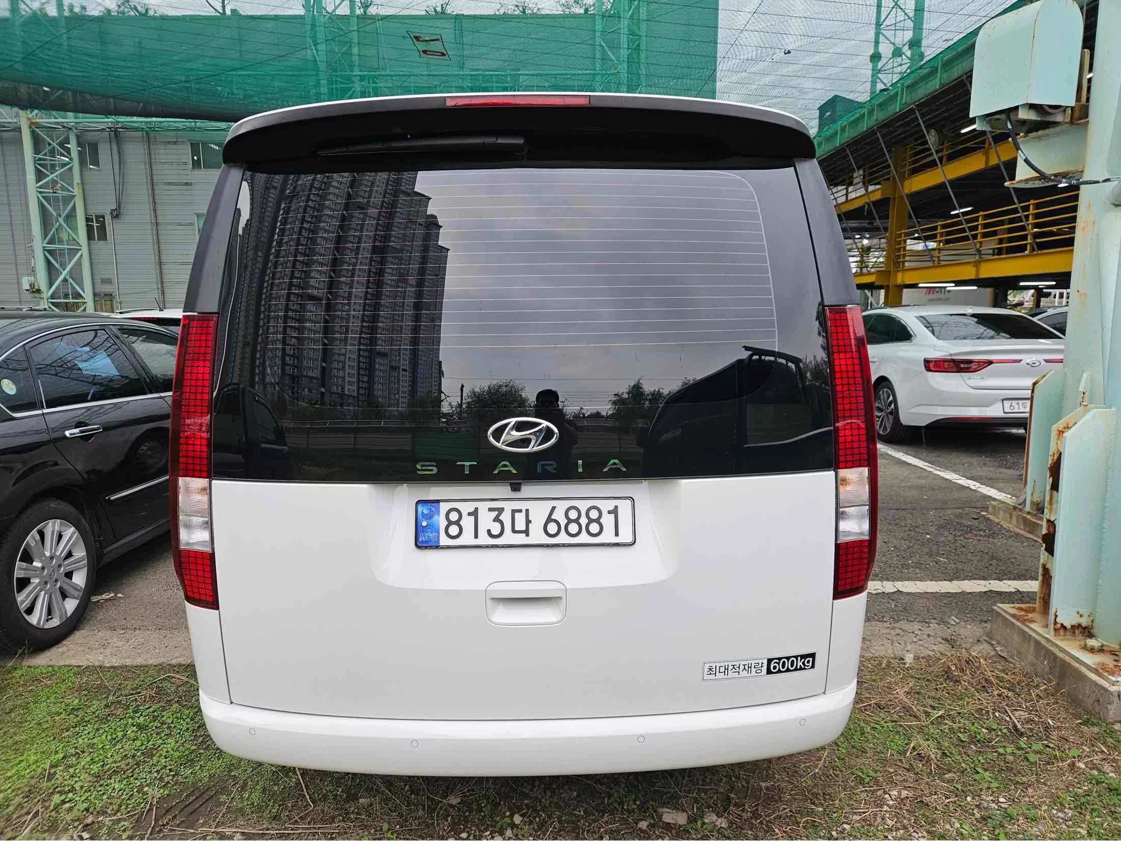 Hyundai Staria Cargo 5-Seater Smart, 2023 г. 46003 км. — фото 2
