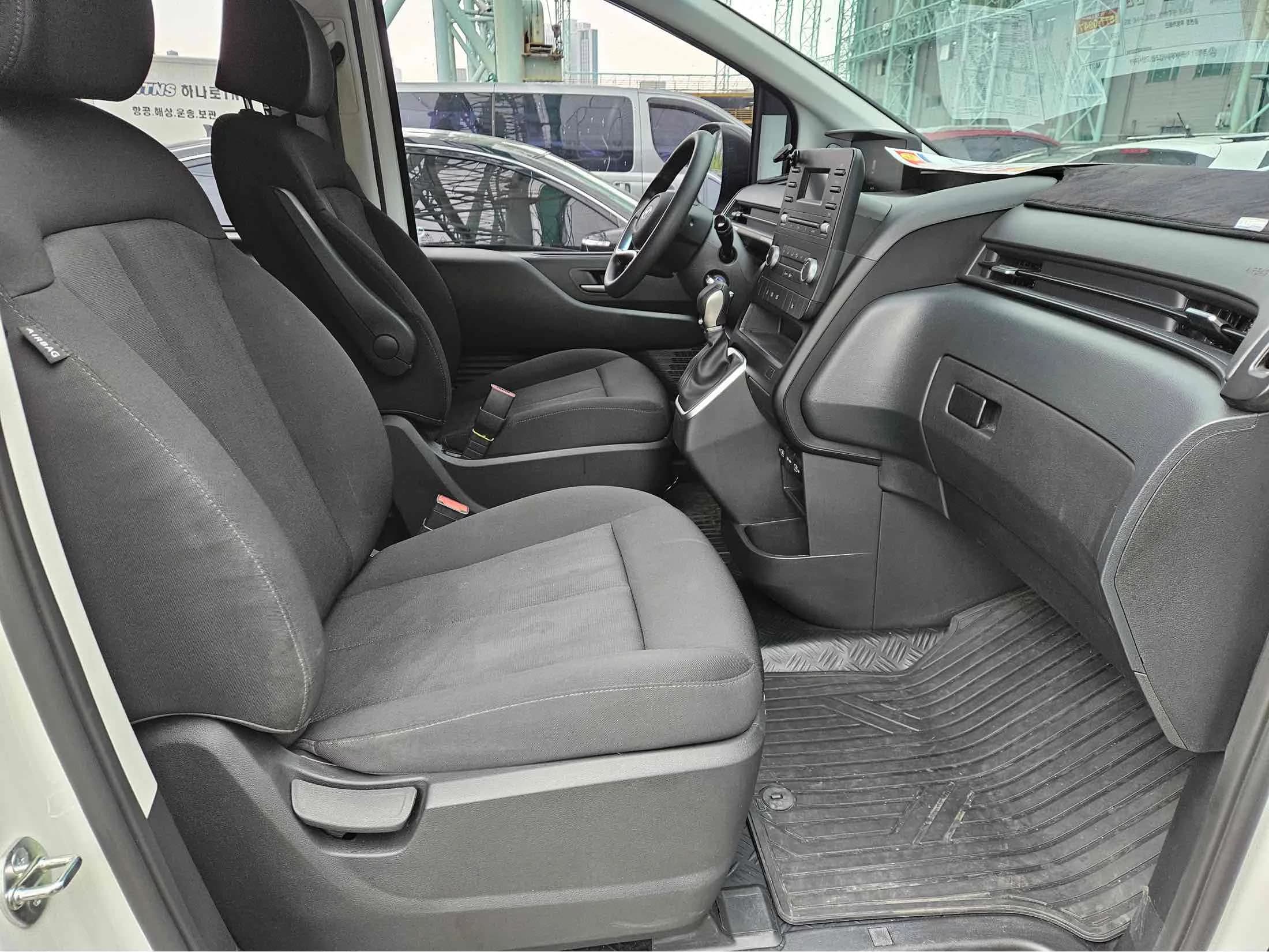 Hyundai Staria Cargo 5-Seater Smart, 2023 г. 46003 км. — фото 12