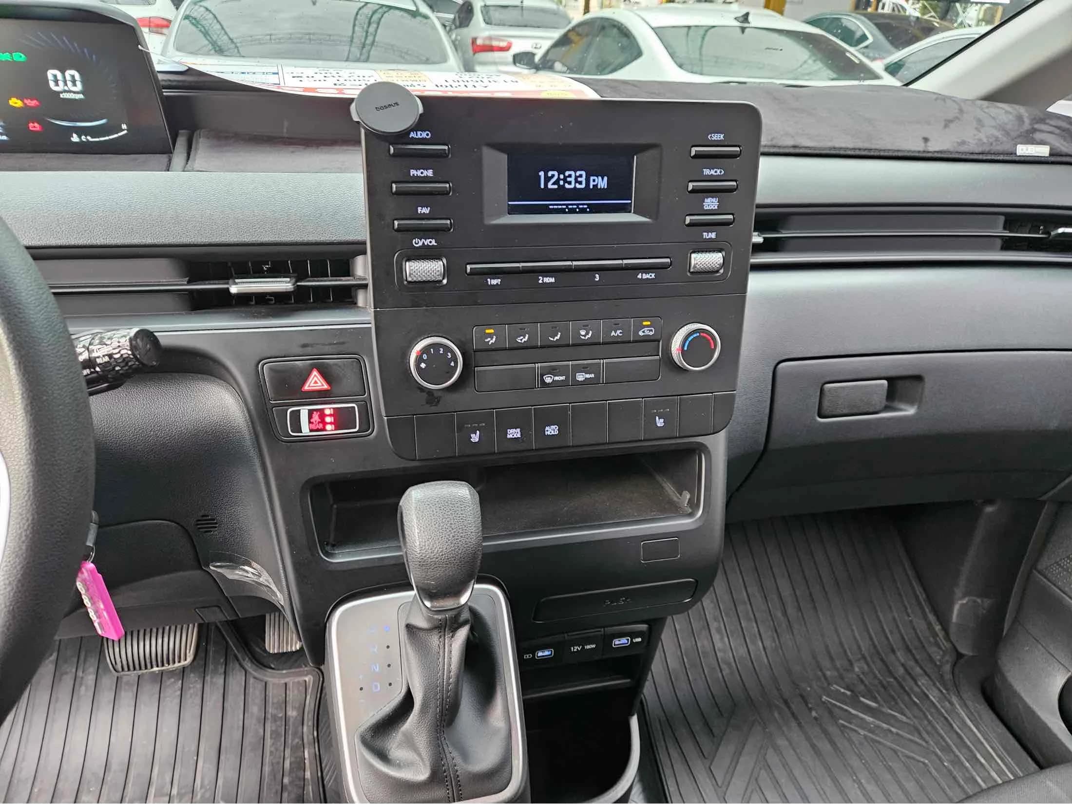 Hyundai Staria Cargo 5-Seater Smart, 2023 г. 46003 км. — фото 8