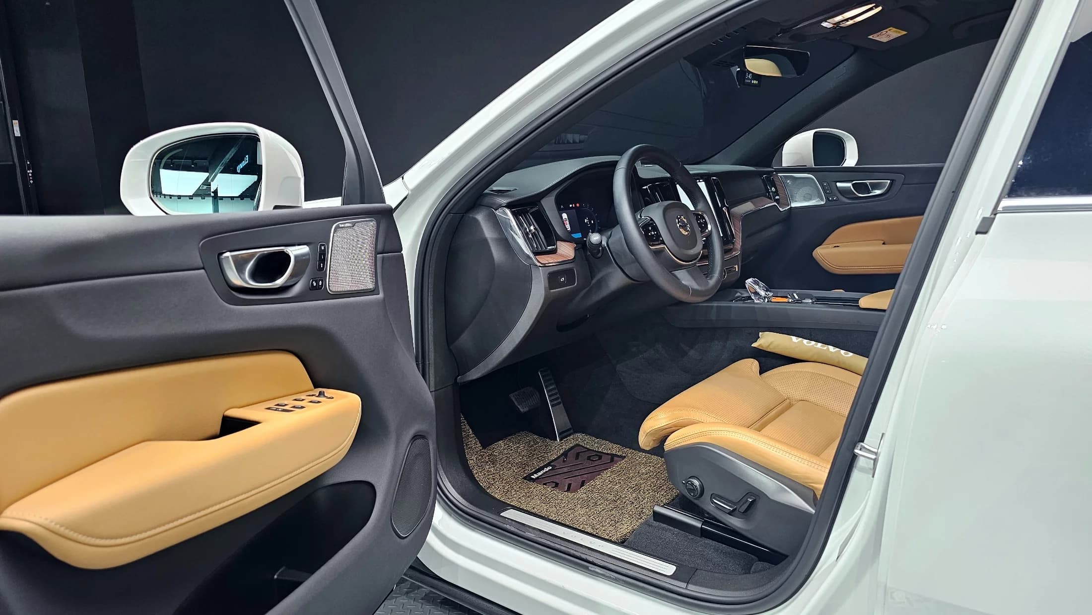 Volvo XC60 B5 Ultimate Bright, 2023 г. 12746 км. — фото 20