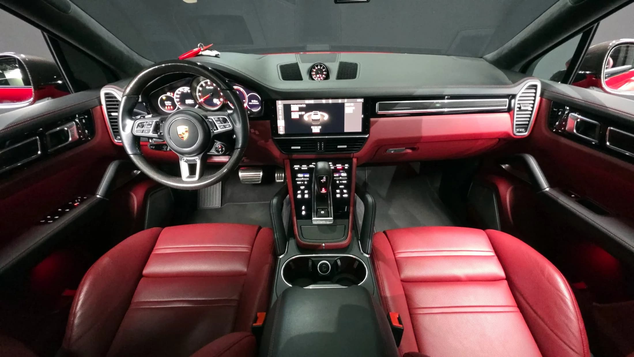 Porsche CAYENNE 4.0 Turbo Coupe, 2021 г. 63770 км. — фото 25