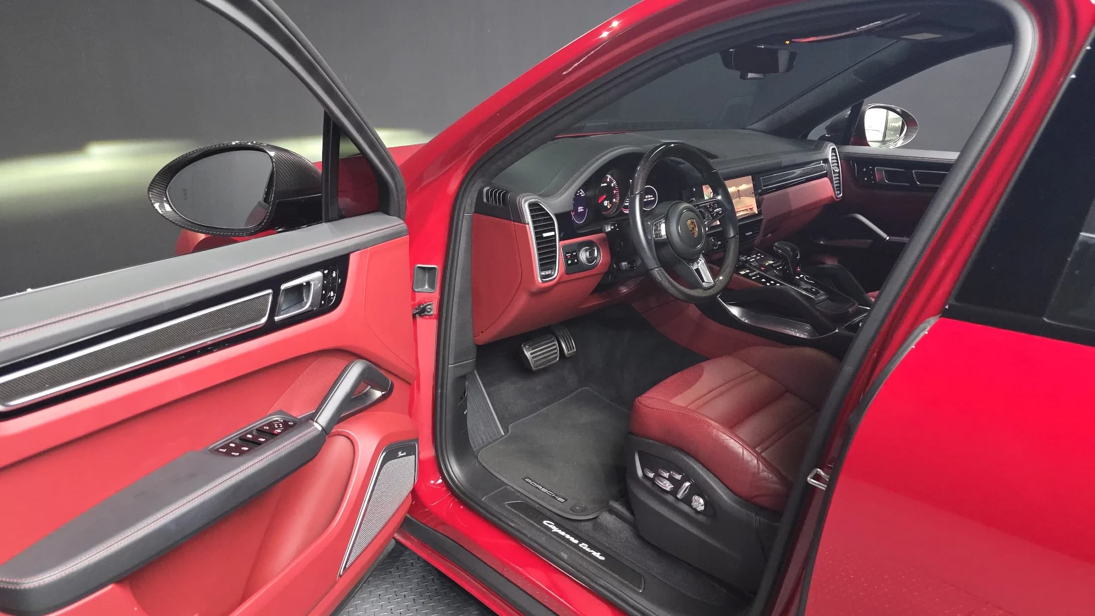 Porsche CAYENNE 4.0 Turbo Coupe, 2021 г. 63770 км. — фото 37