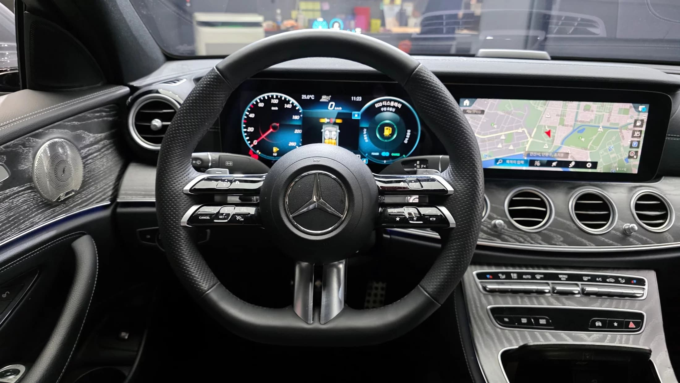 Mercedes-Benz E-Class E350 4MATIC AMG Line, 2021 г. 97248 км. — фото 13