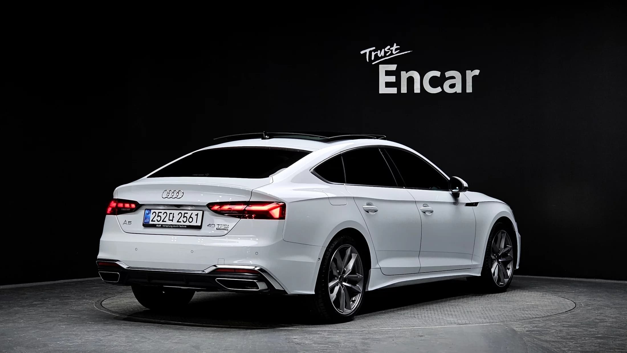Audi A5 40 TFSI Quattro Premium Sportback, 2024 г. 3145 км. — фото 2