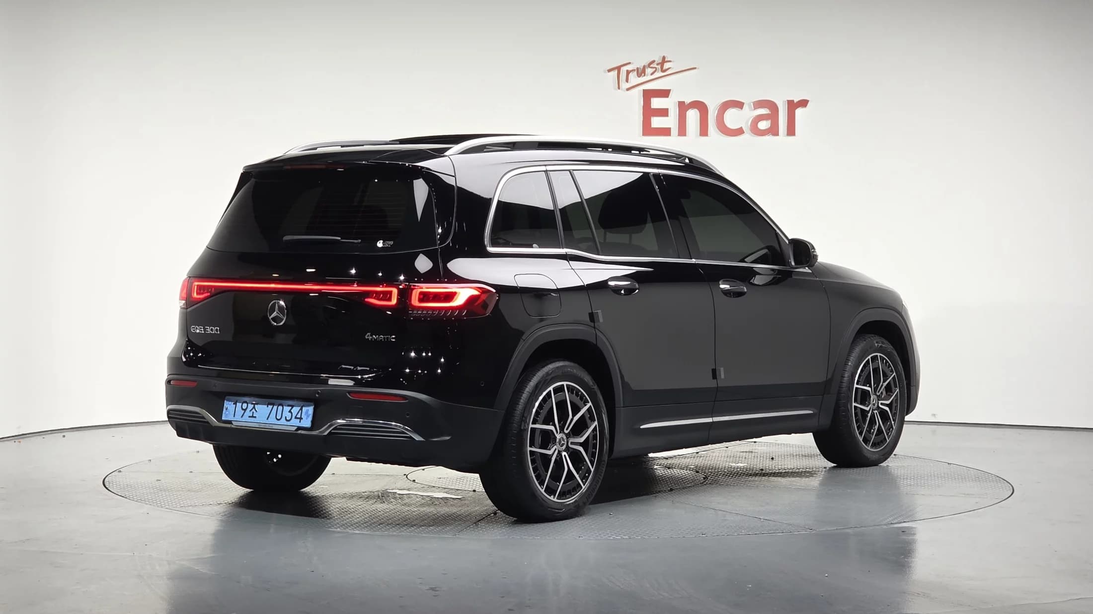 Mercedes-Benz EQB EQB300 4MATIC AMG Line, электромобиль, 2023 г. 17148 км. — фото 2