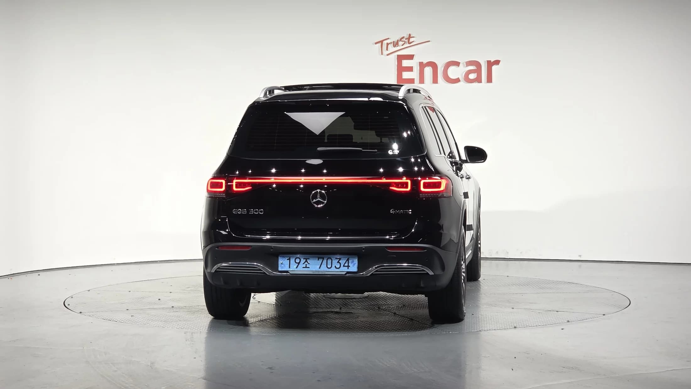 Mercedes-Benz EQB EQB300 4MATIC AMG Line, электромобиль, 2023 г. 17148 км. — фото 4