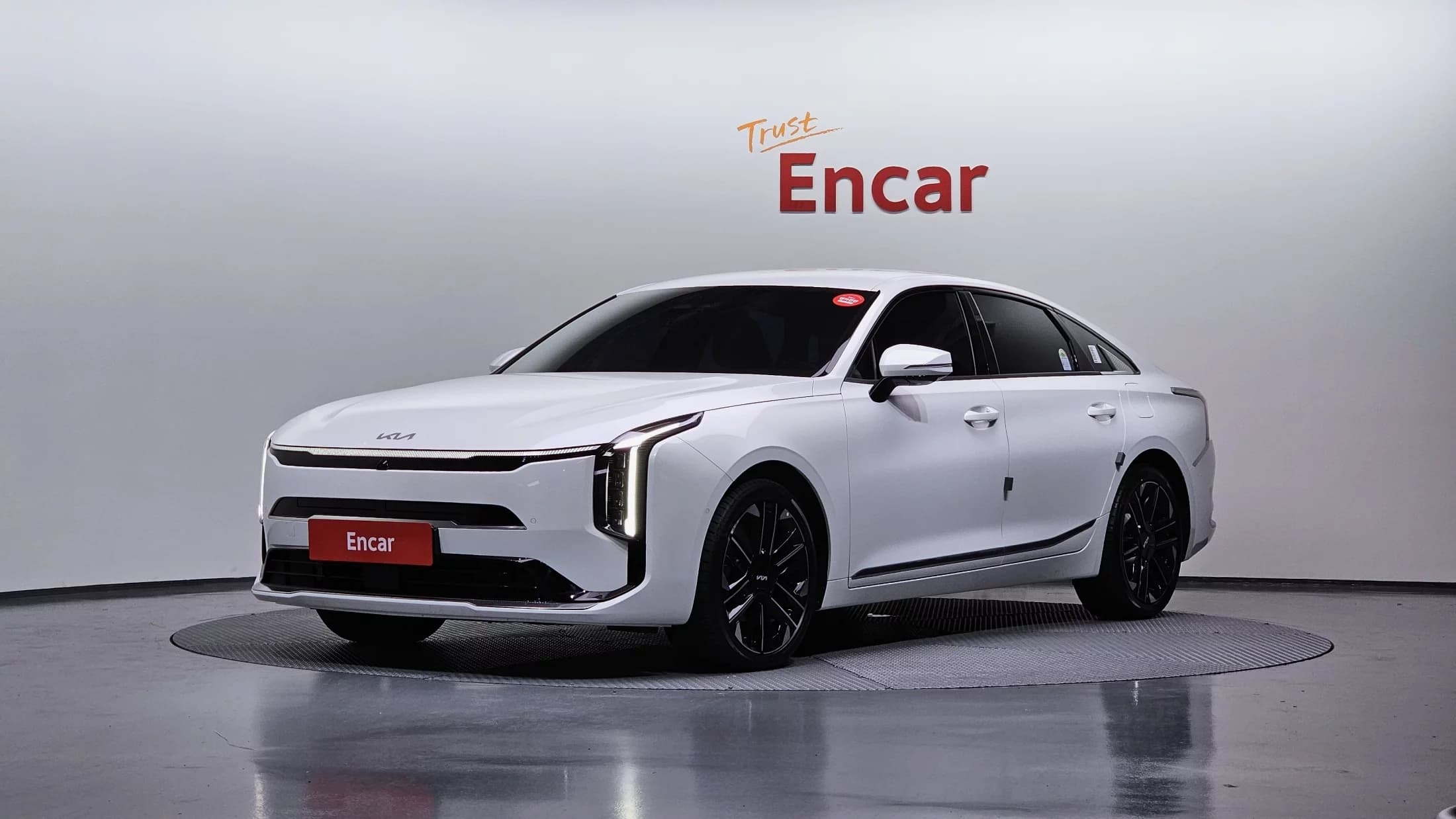 Kia K8 Noblesse, гибрид, 2024 г. 3564 км.