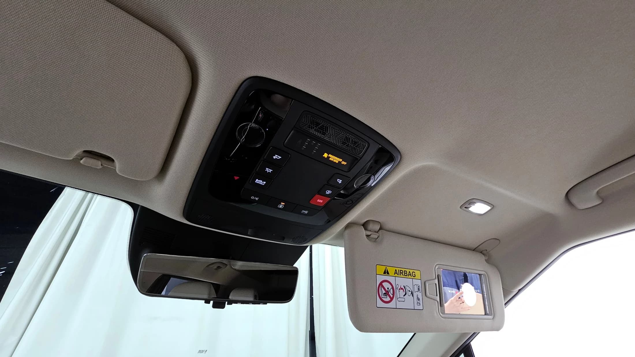 Kia Carnival Gasoline 9-Seater Hi Limousine Signature, 2024 г. 23118 км. — фото 18
