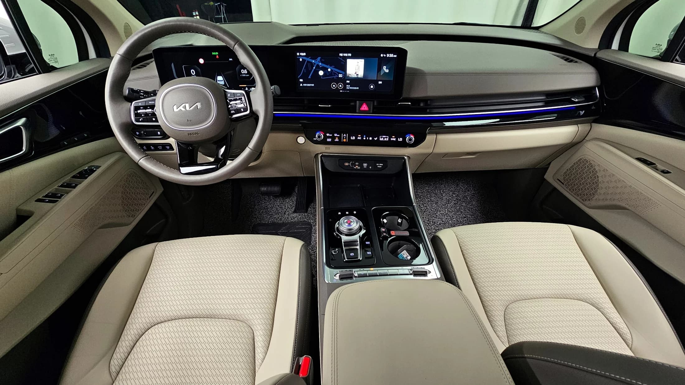 Kia Carnival Gasoline 9-Seater Hi Limousine Signature, 2024 г. 23118 км. — фото 7
