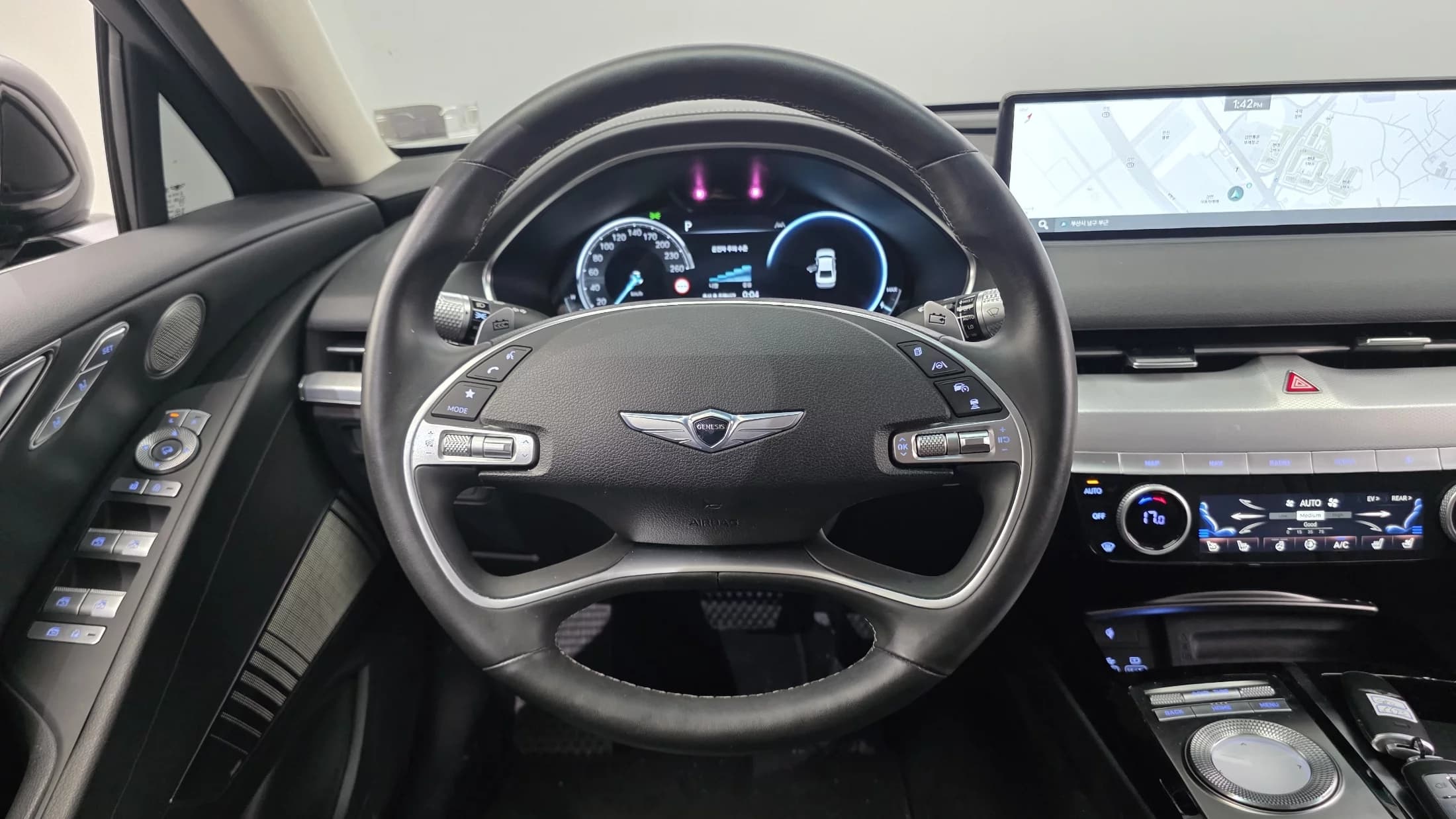 Genesis Electrified G80 e-AWD, электромобиль, 2021 г. 50681 км. — фото 13