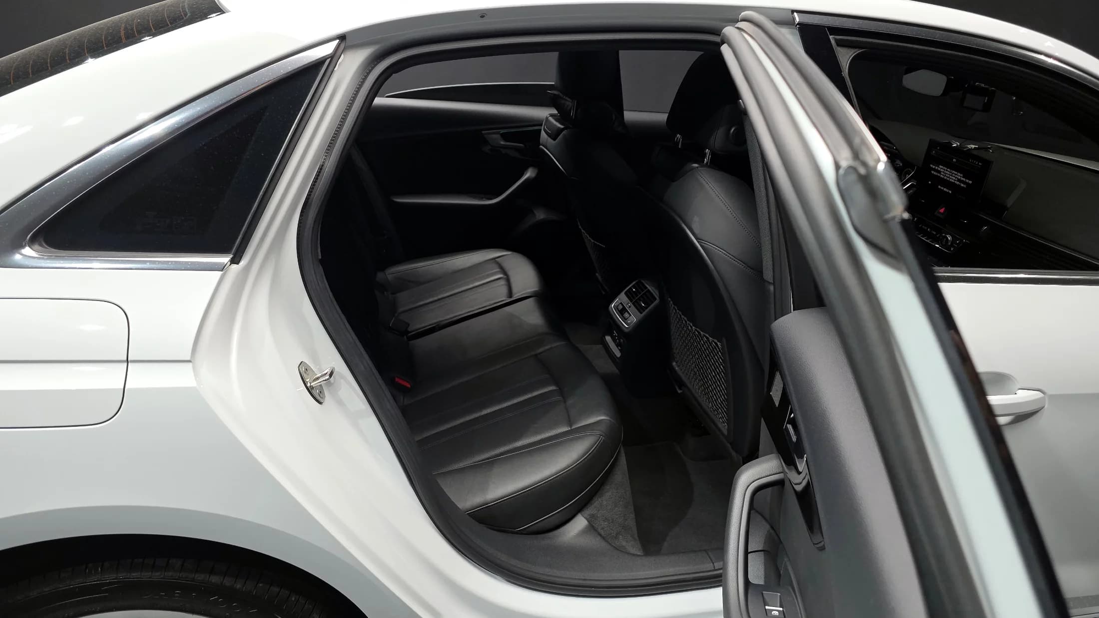 Audi A4 35 TDI Premium, 2021 г. 54871 км. — фото 12