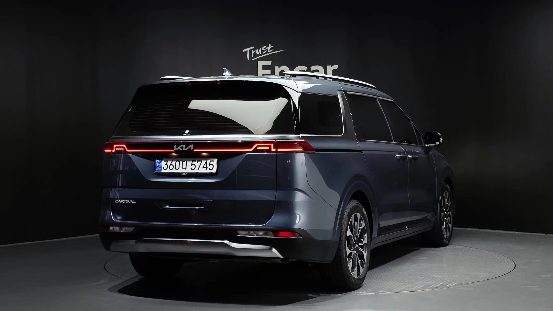 Kia Carnival Gasoline 7-Seater Signature, 2023 г. 47023 км. — фото 2