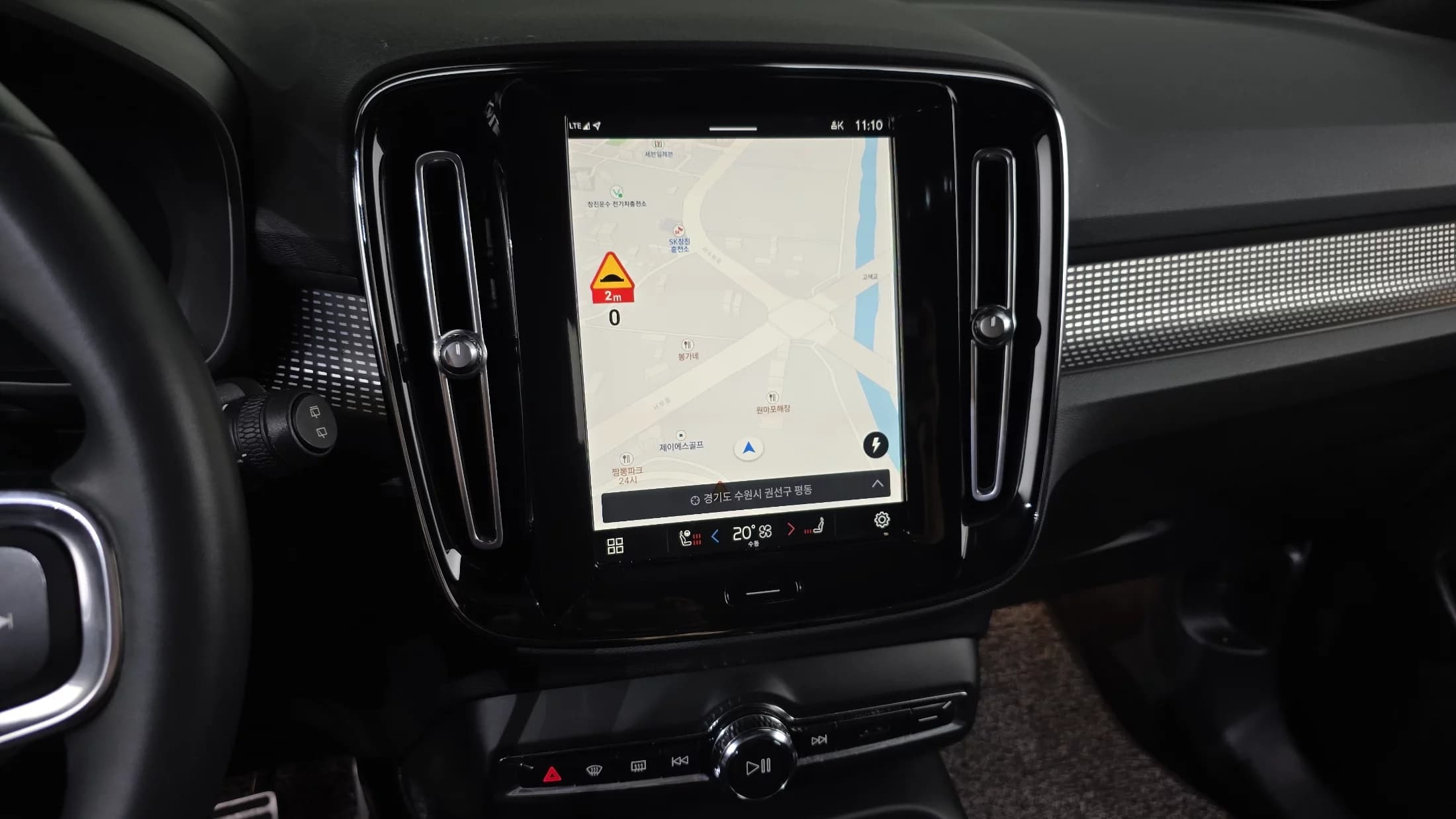 Volvo XC40 Twin Ultimate, электромобиль, 2022 г. 93222 км. — фото 14