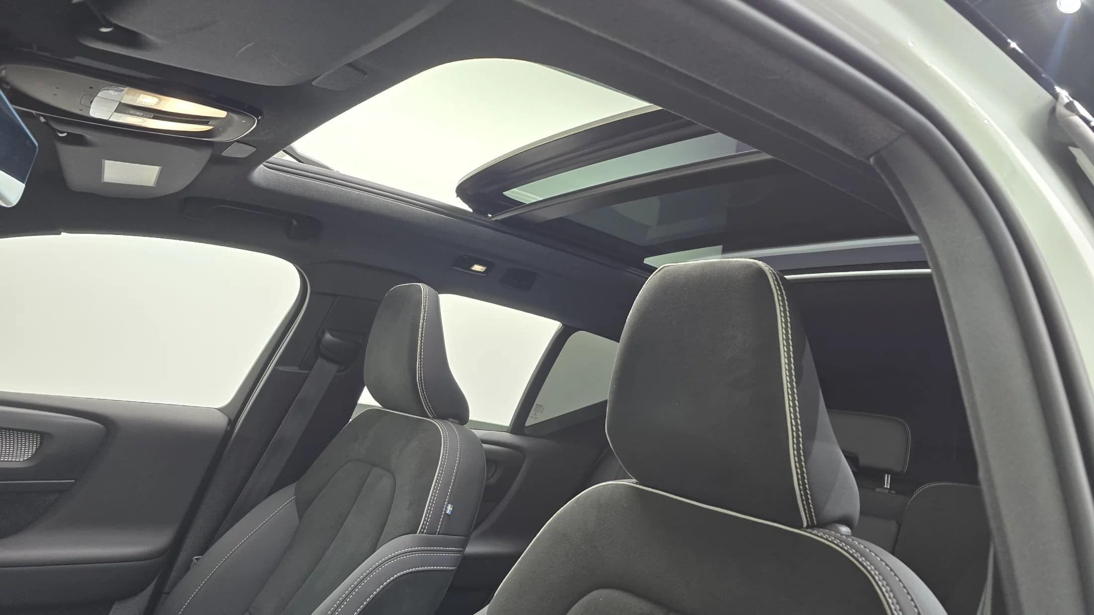 Volvo XC40 Twin Ultimate, электромобиль, 2022 г. 93222 км. — фото 19