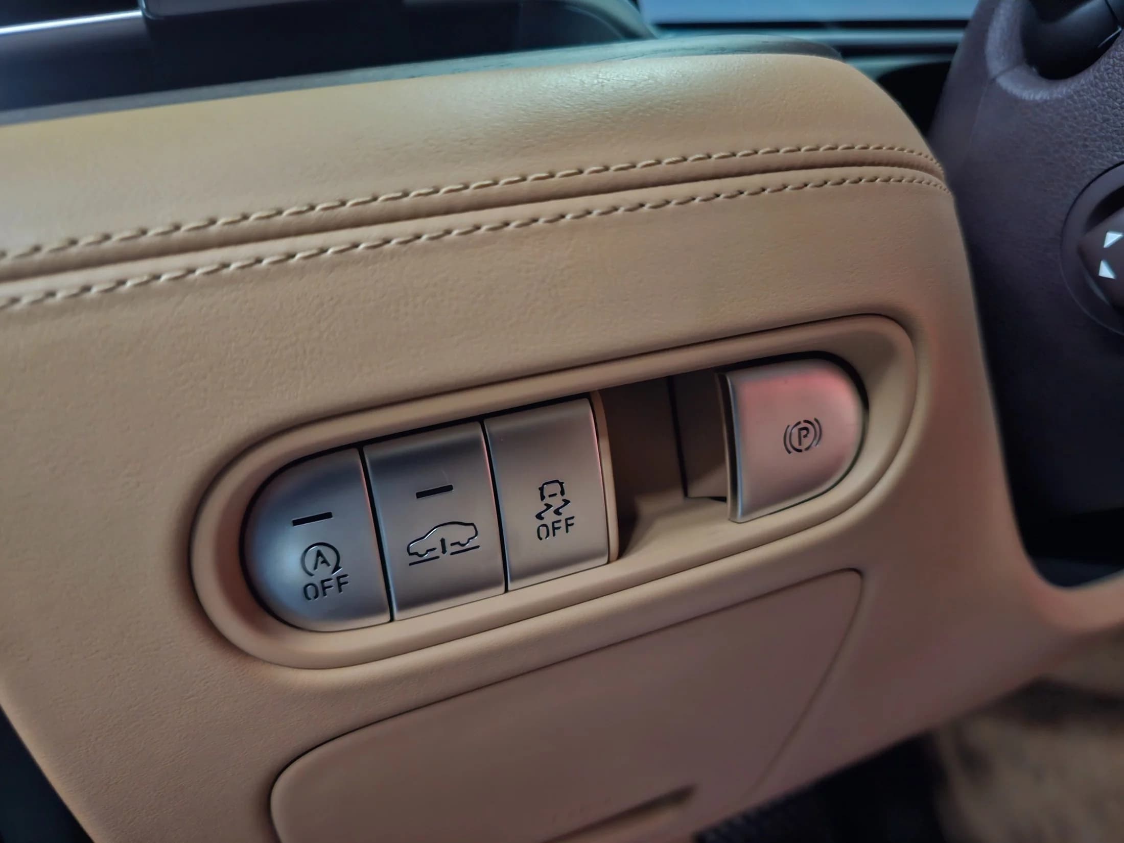 Genesis G90 Gasoline 3.5 Turbo AWD, 2022 г. 81115 км. — фото 9